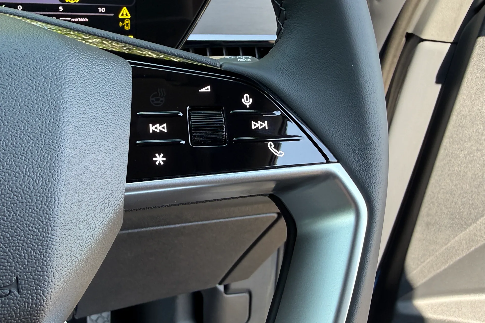 Audi Q6 e-tron thumbnail image number 46