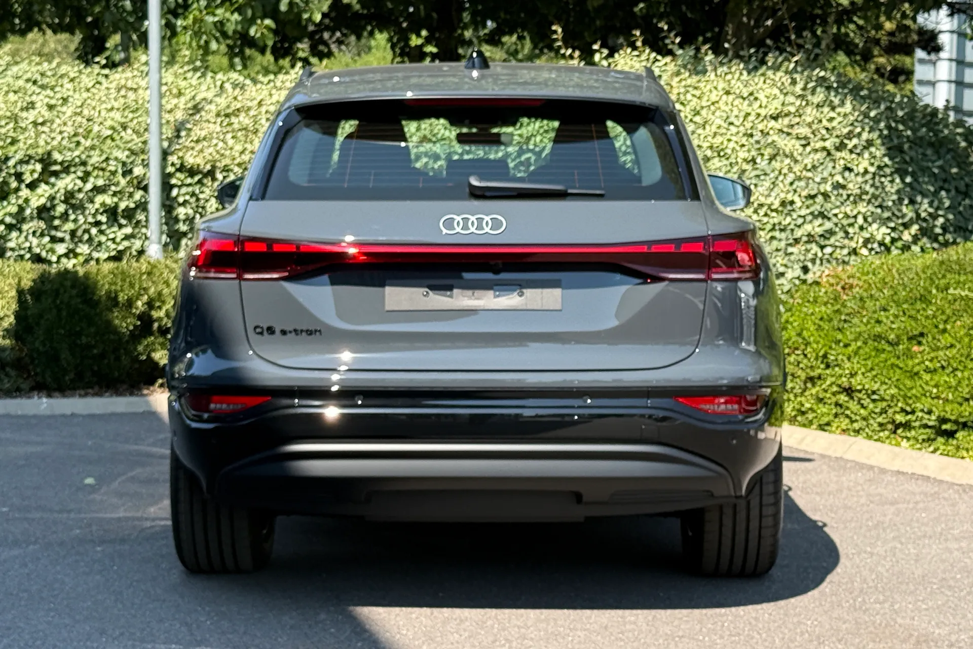 Audi Q6 e-tron thumbnail image number 14