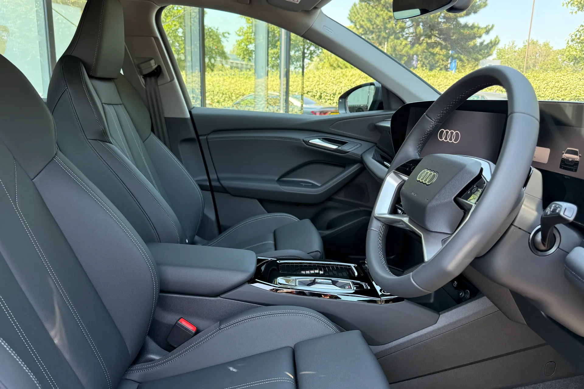 Audi Q6 e-tron thumbnail image number 20