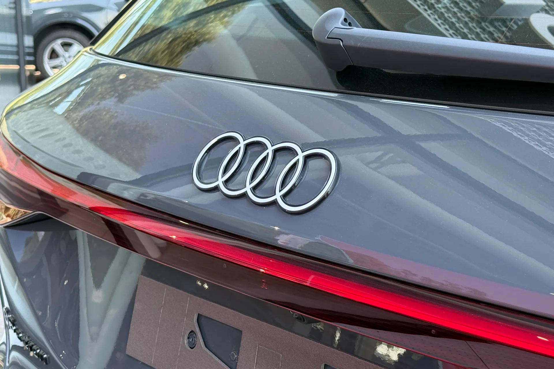 Audi Q6 e-tron thumbnail image number 11