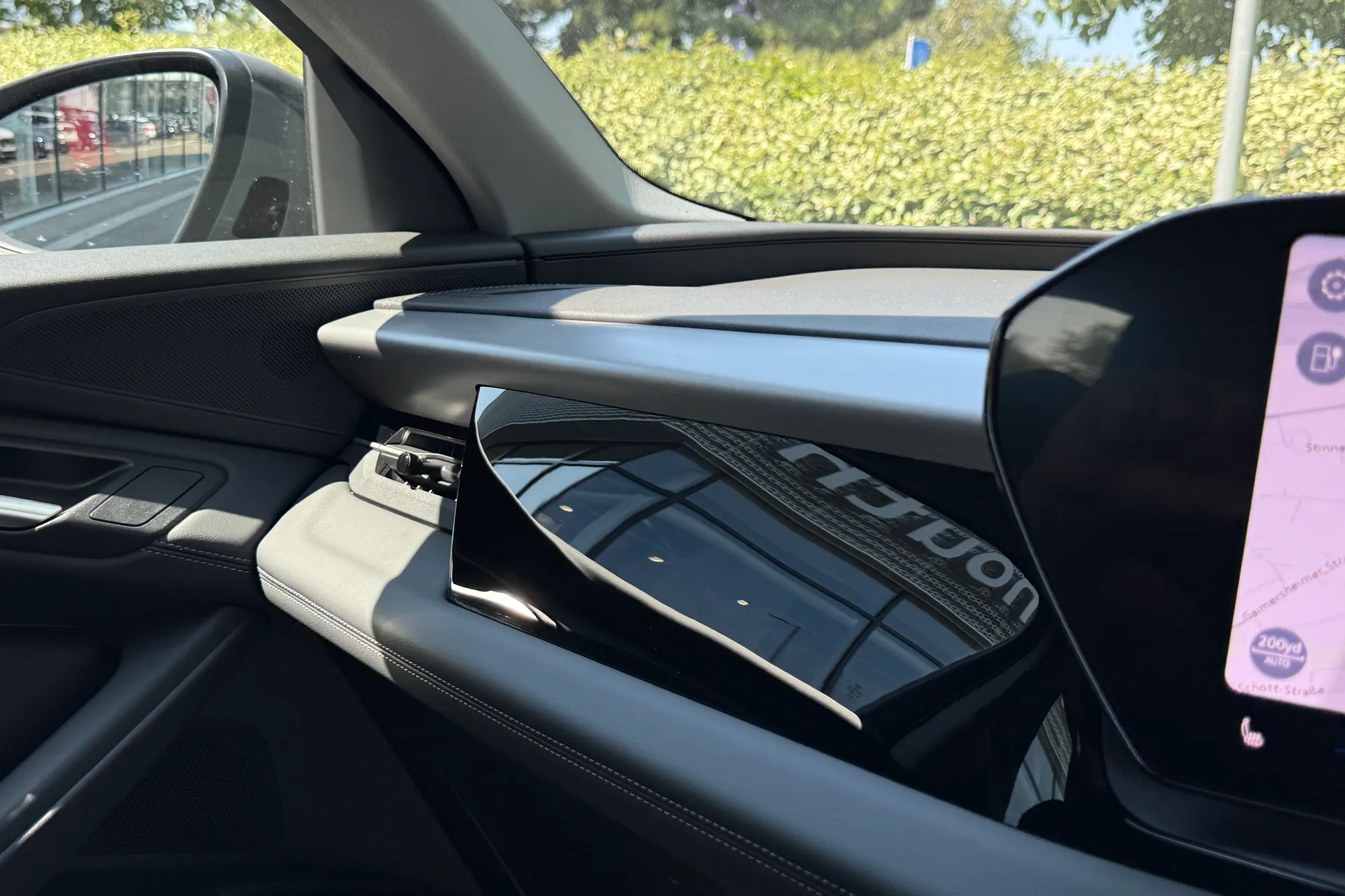Audi Q6 e-tron thumbnail image number 48