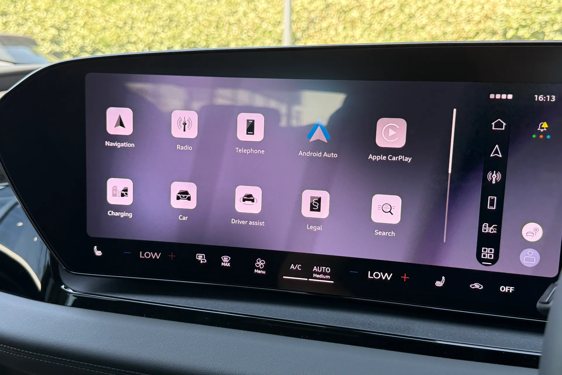 Audi Q6 e-tron thumbnail image number 12