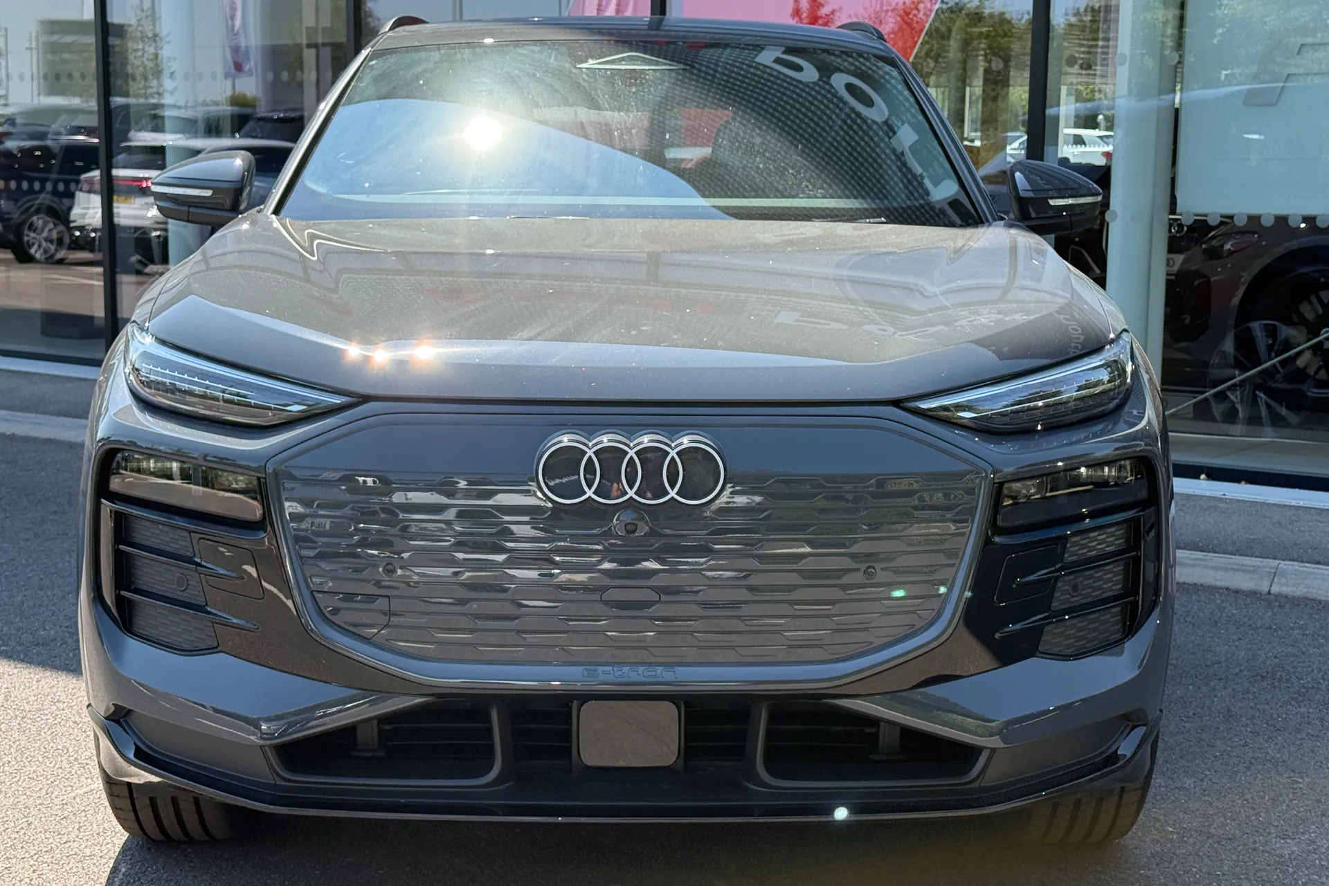 Audi Q6 e-tron thumbnail image number 36