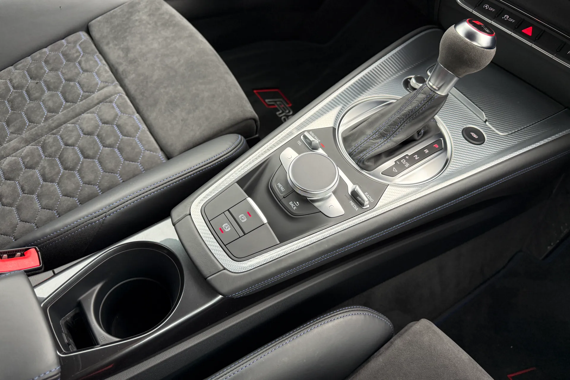 Audi TT thumbnail image number 35