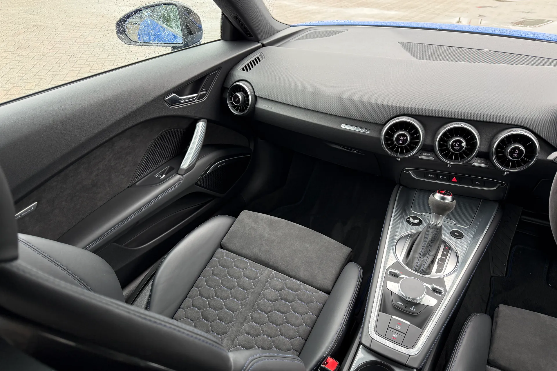 Audi TT thumbnail image number 34