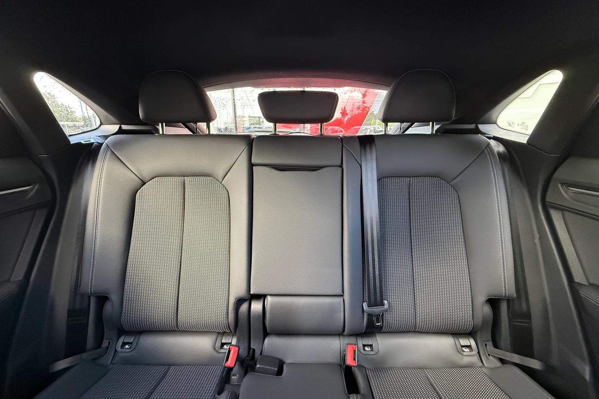 Audi Q3 thumbnail image number 41