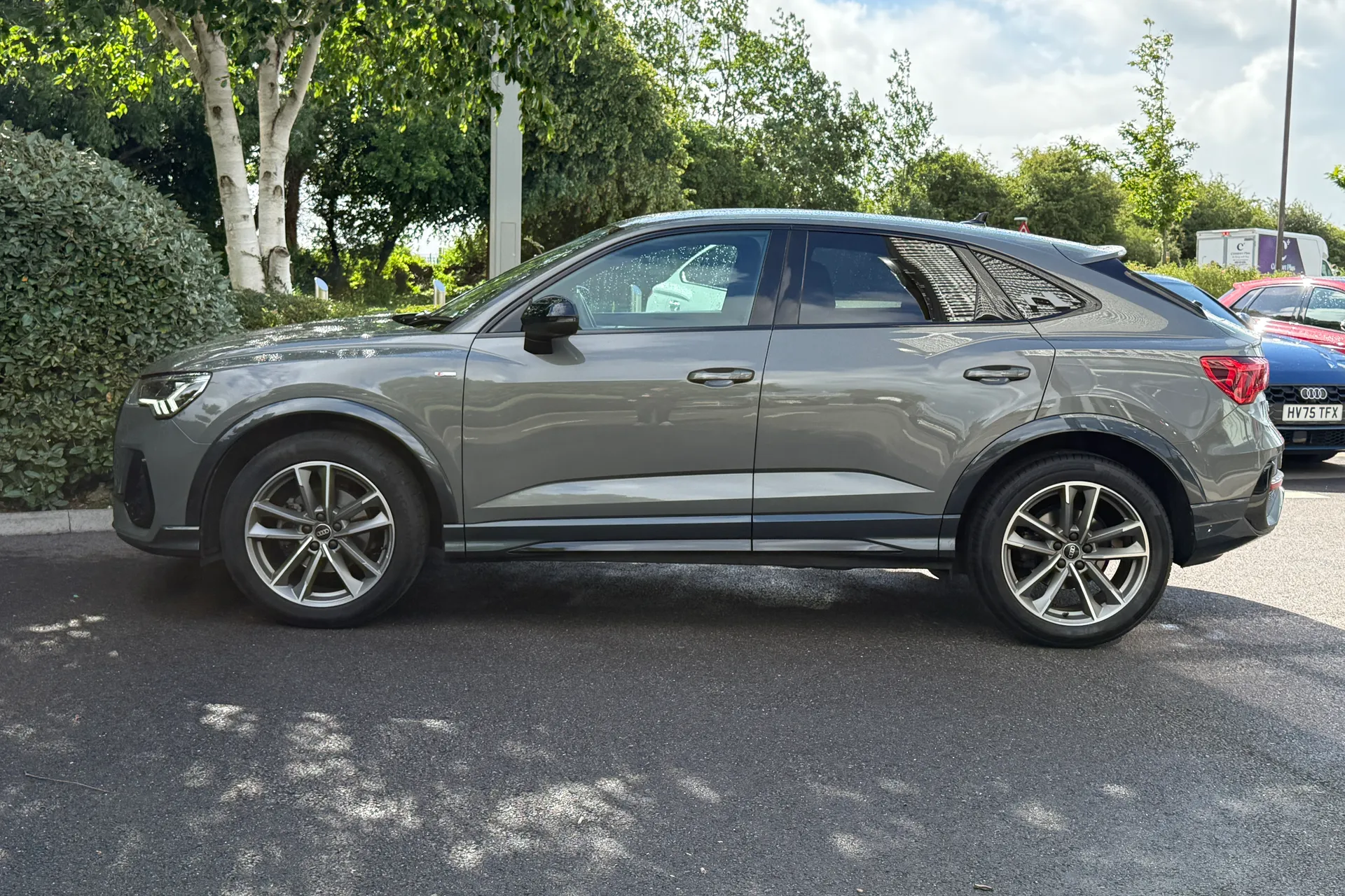 Audi Q3 thumbnail image number 28
