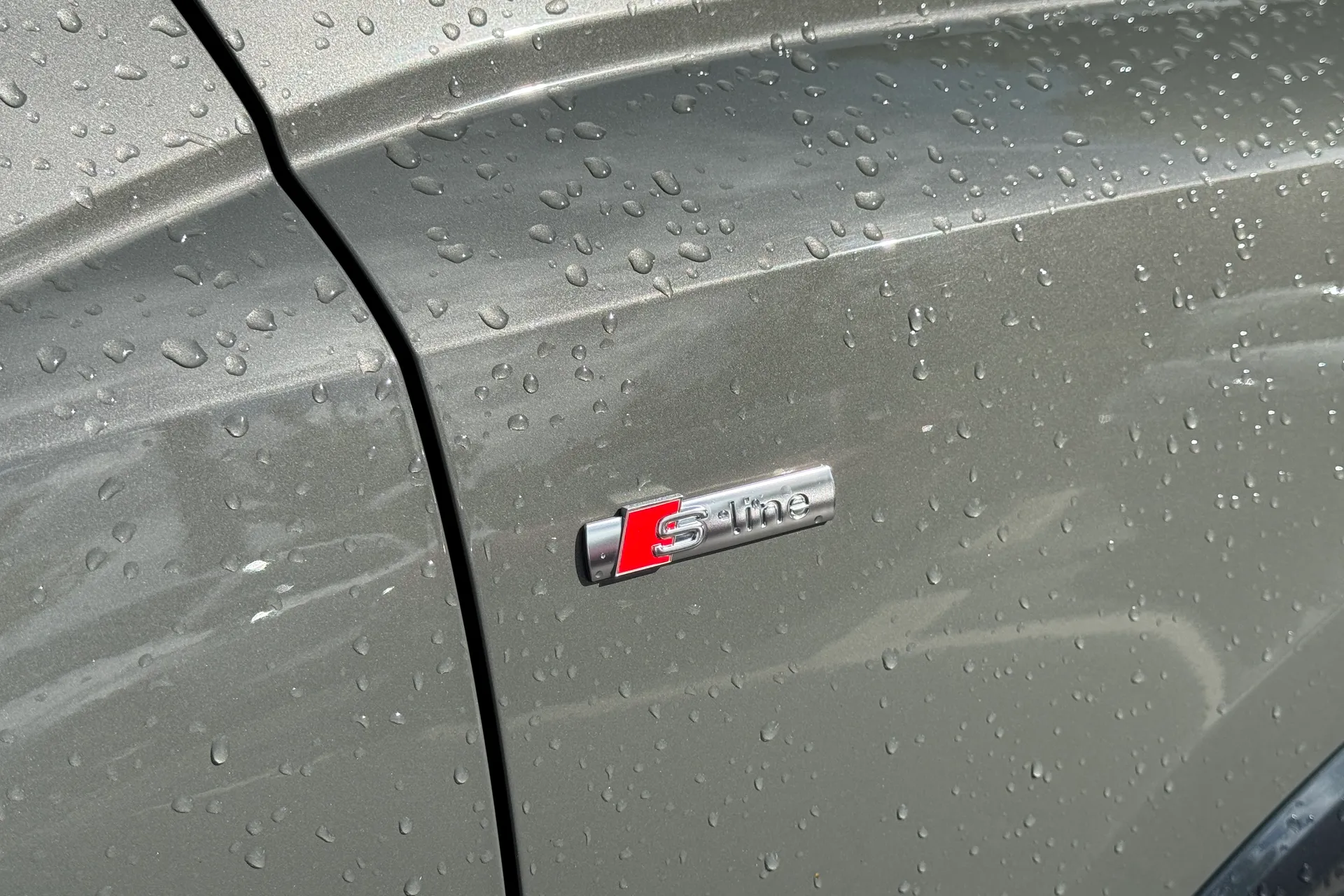 Audi Q3 thumbnail image number 30