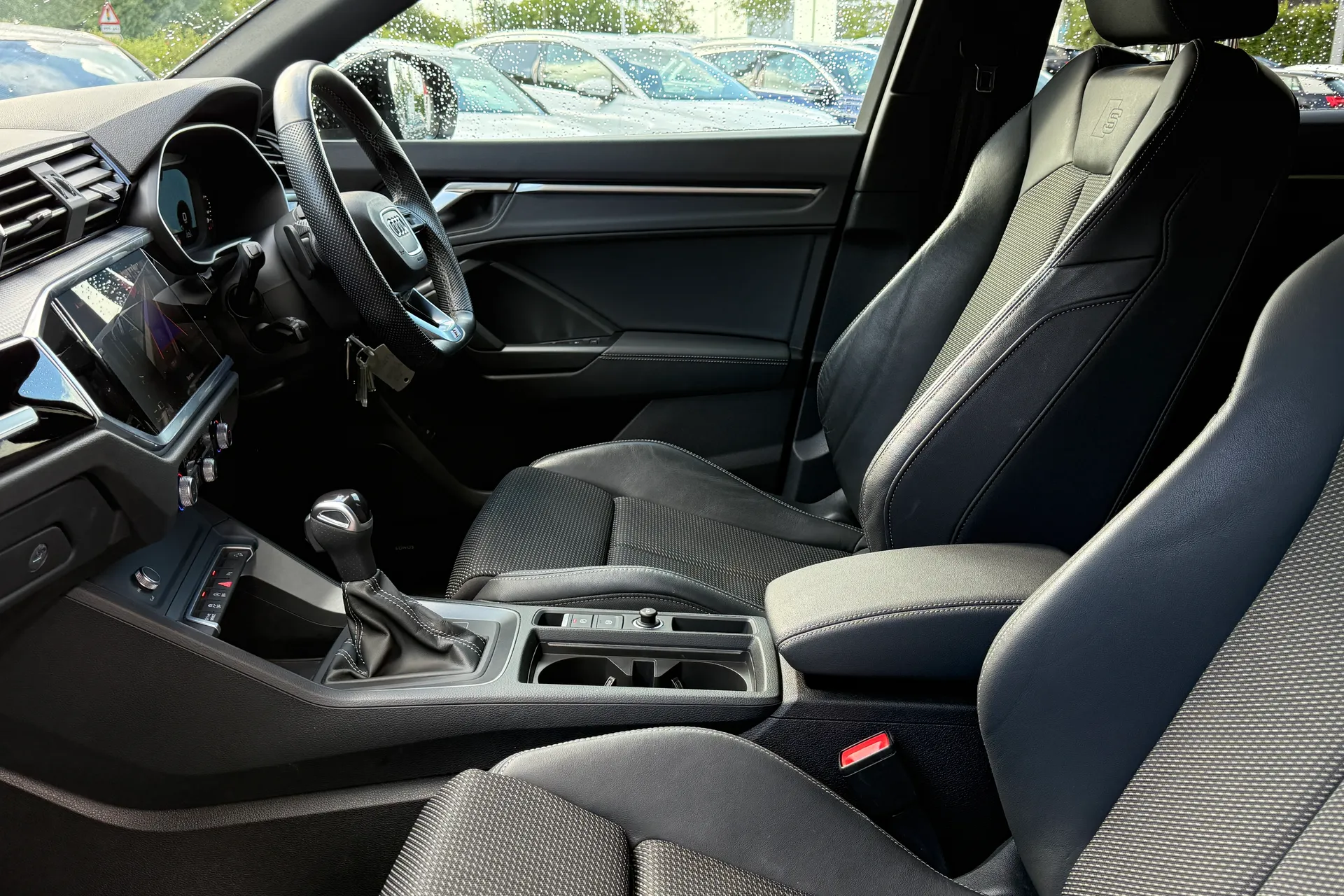 Audi Q3 thumbnail image number 35