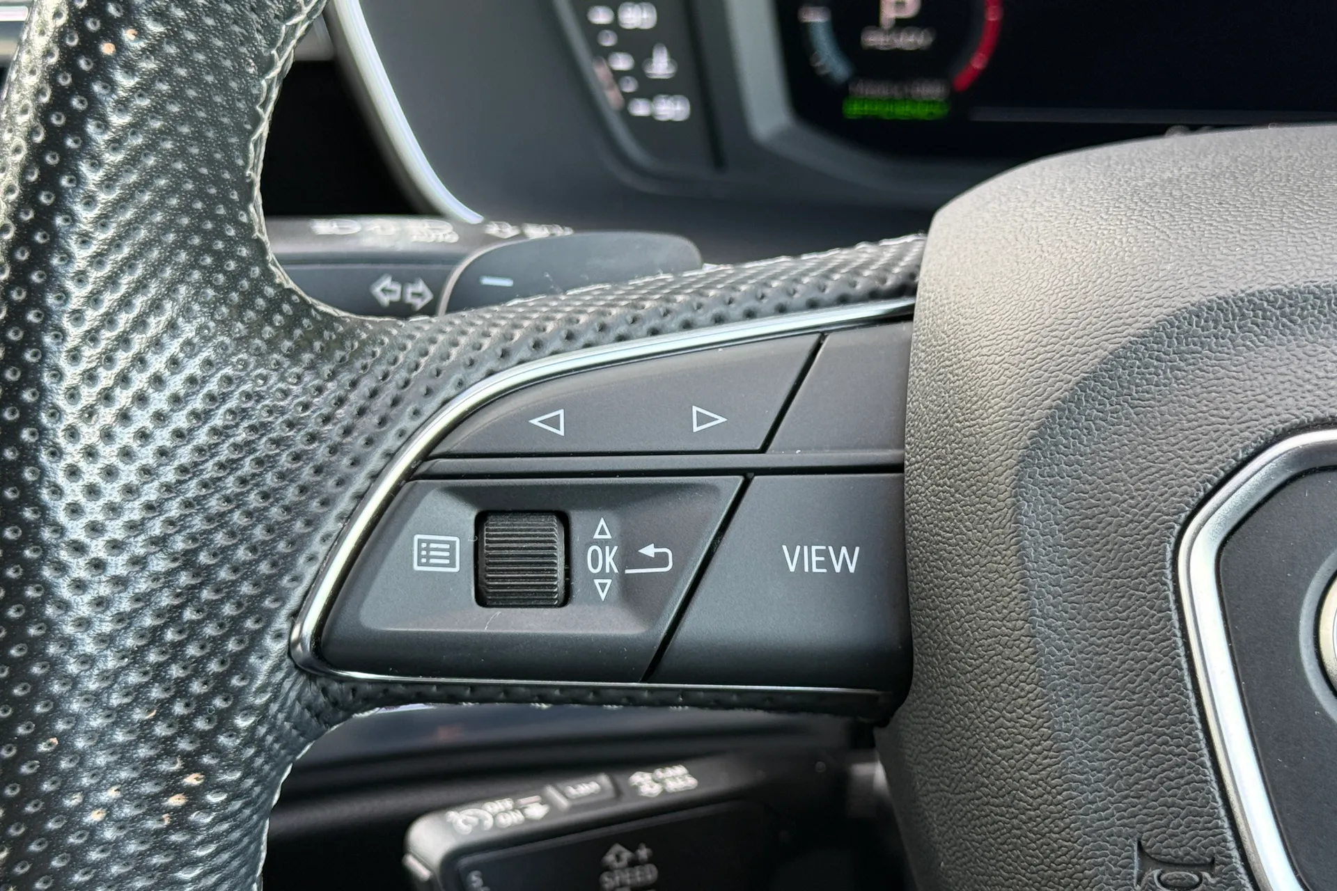 Audi Q3 thumbnail image number 48