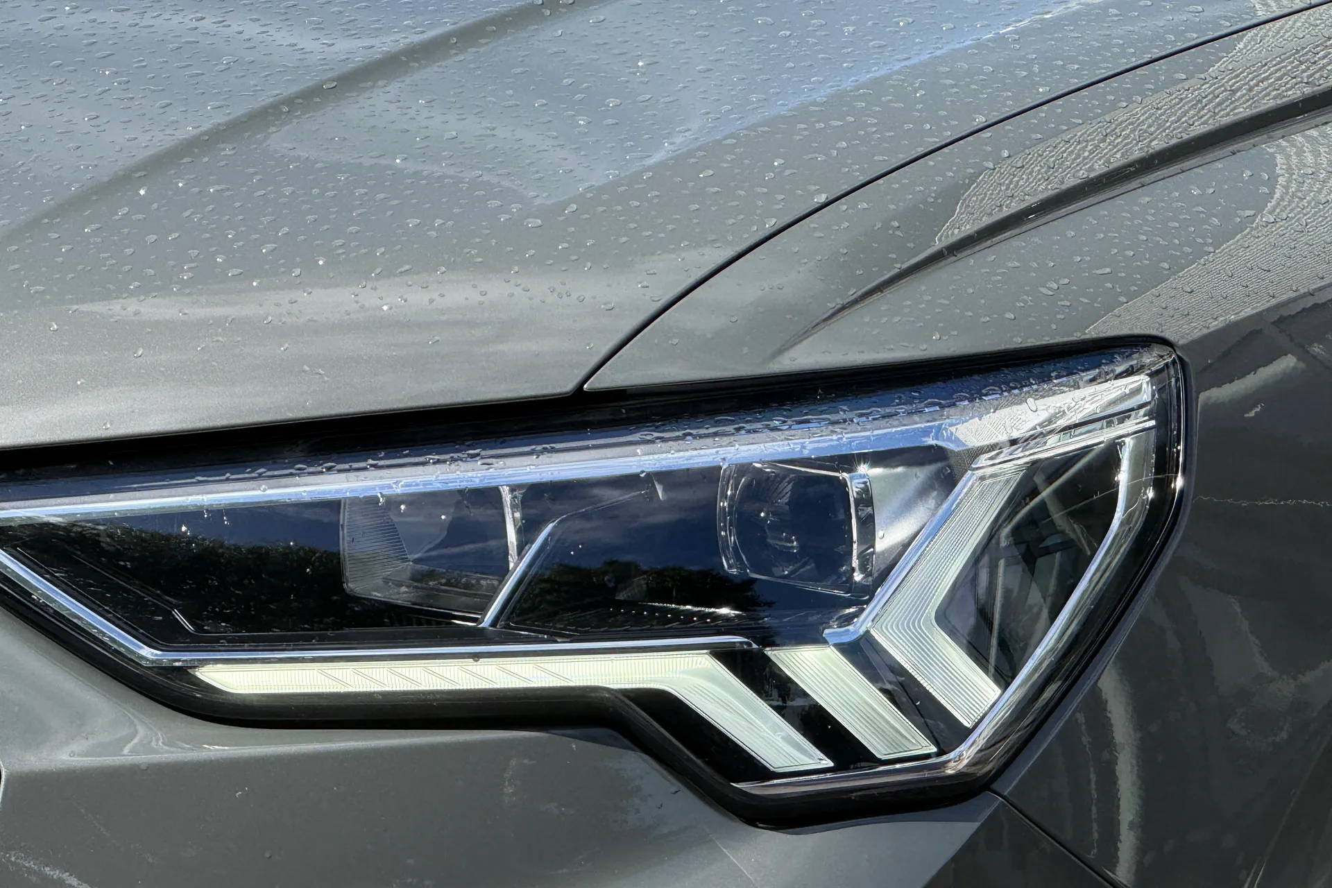 Audi Q3 thumbnail image number 23