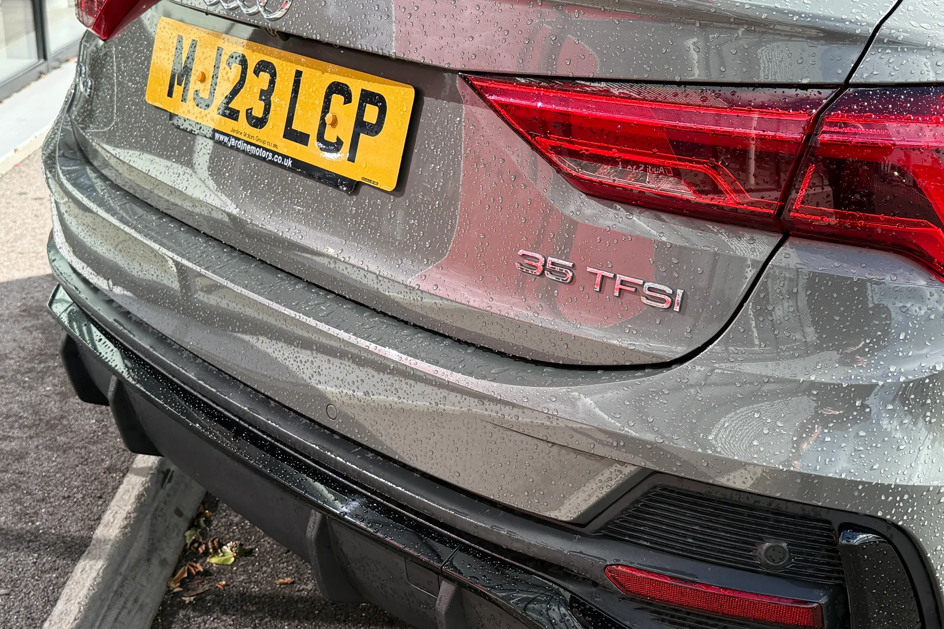 Audi Q3 thumbnail image number 21