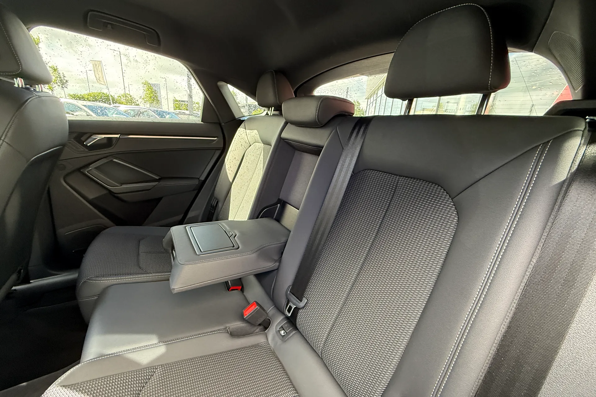 Audi Q3 thumbnail image number 43