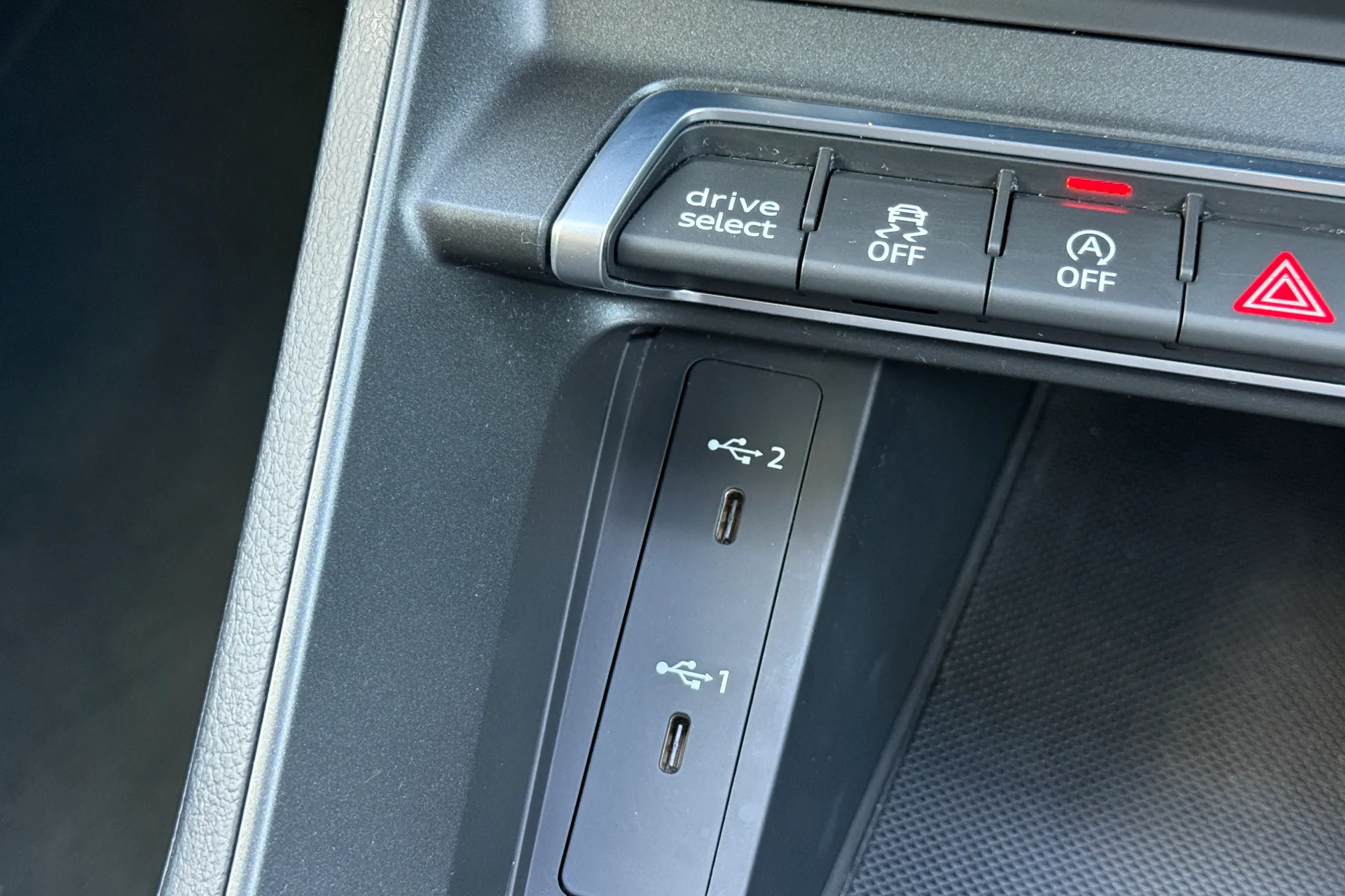 Audi Q3 thumbnail image number 27