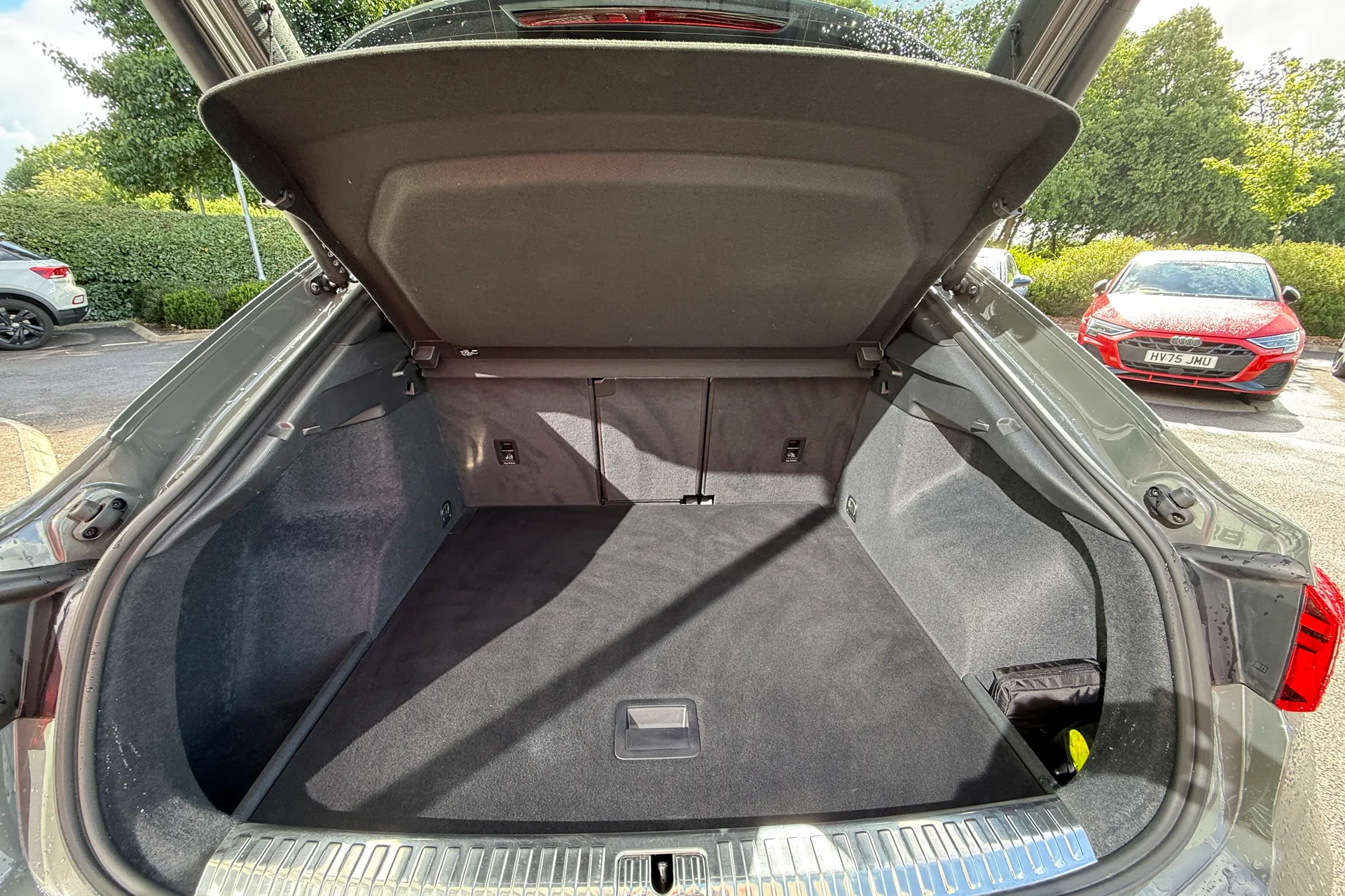 Audi Q3 thumbnail image number 44