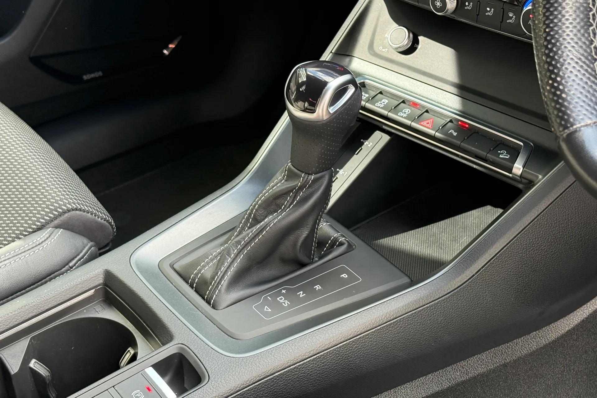 Audi Q3 thumbnail image number 13