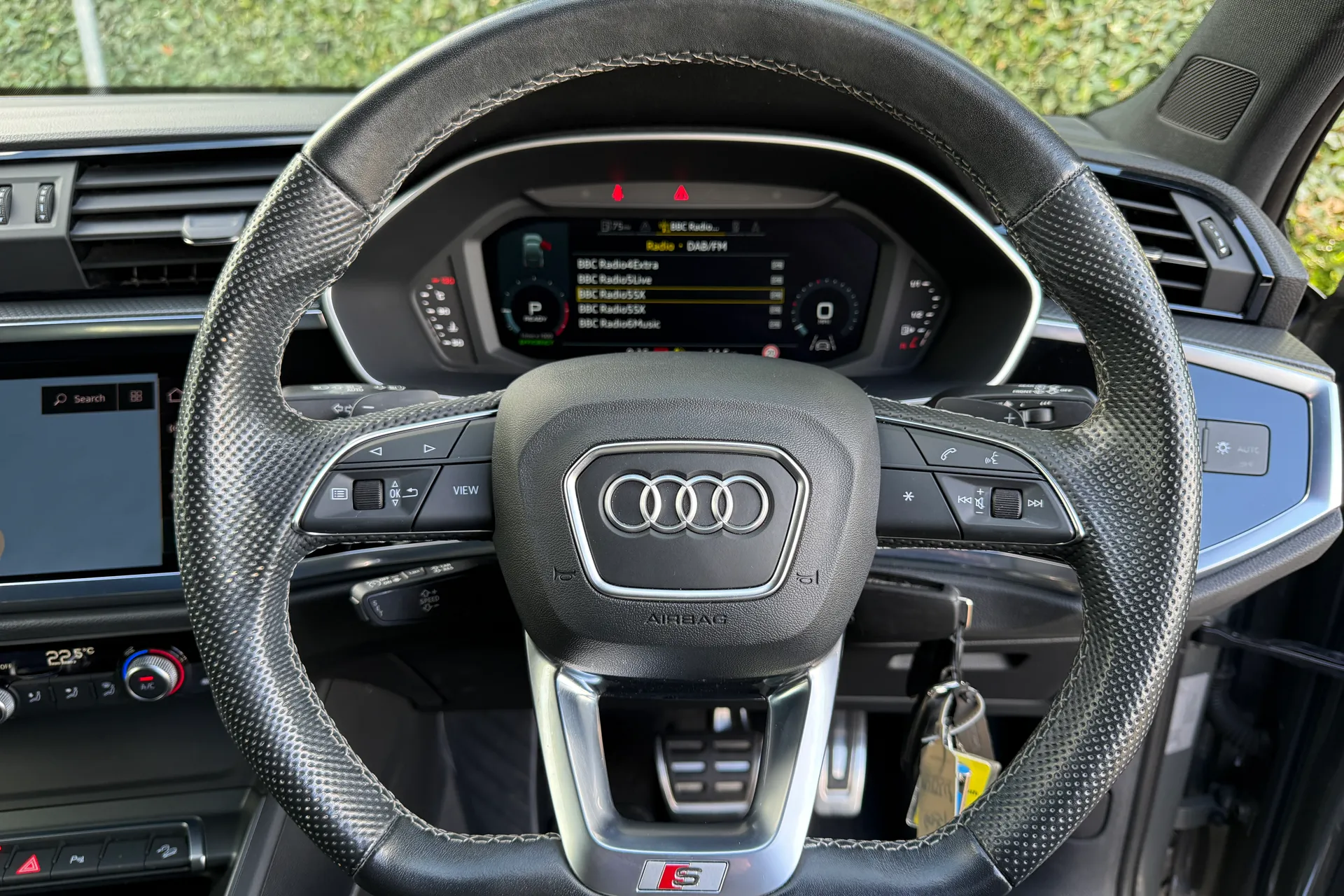 Audi Q3 thumbnail image number 12
