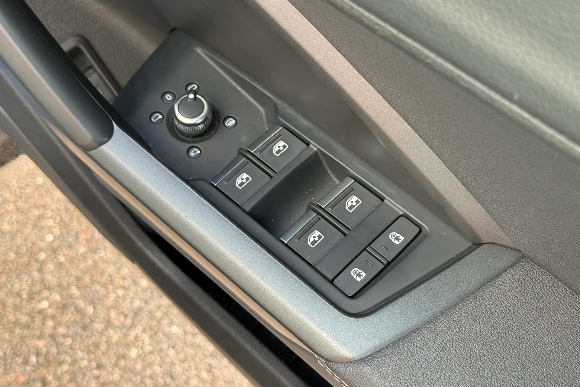 Audi Q3 thumbnail image number 31