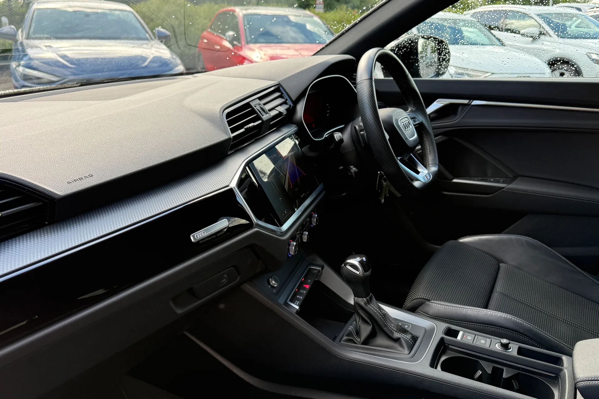 Audi Q3 thumbnail image number 33