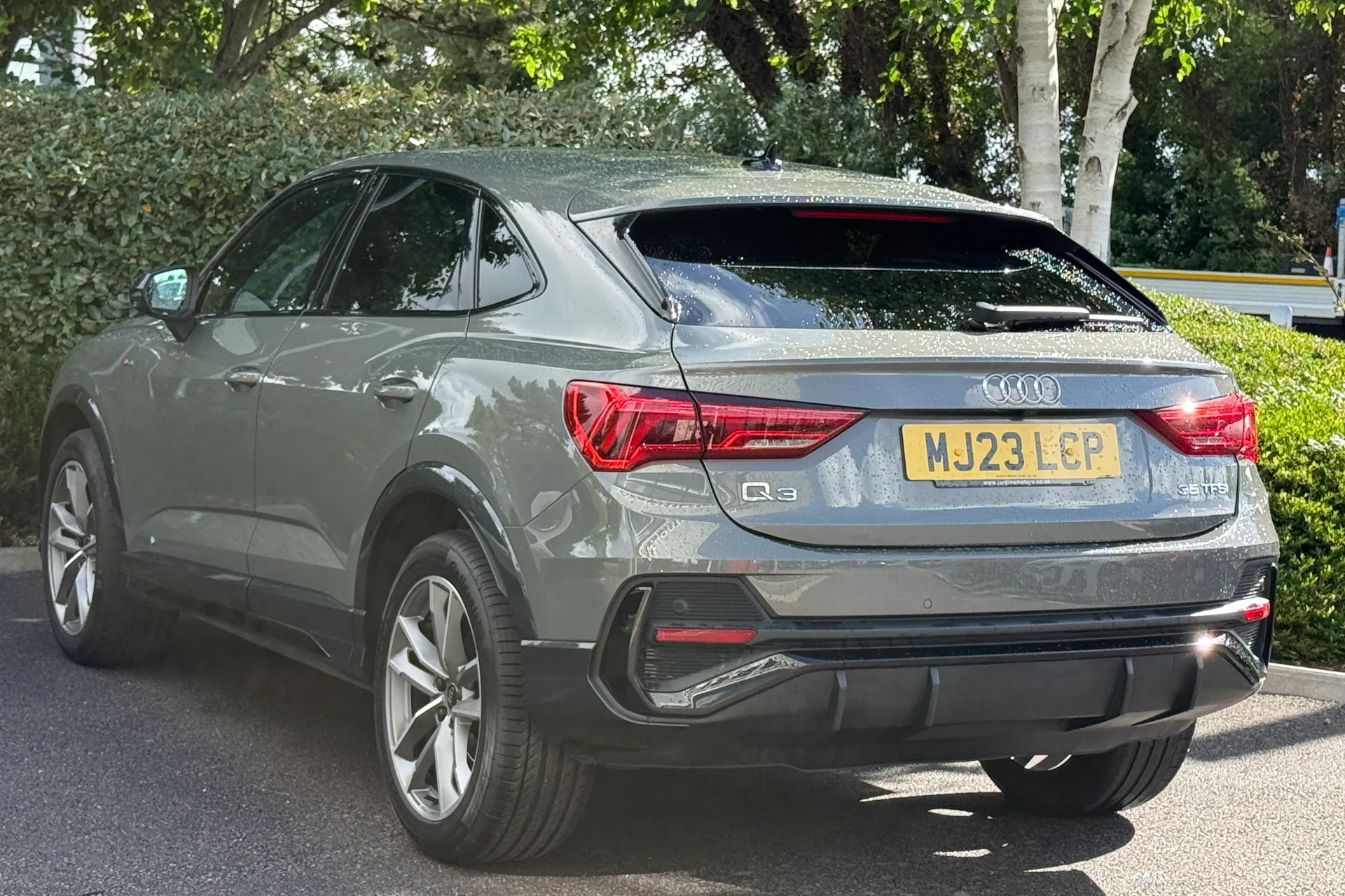 Audi Q3 thumbnail image number 32