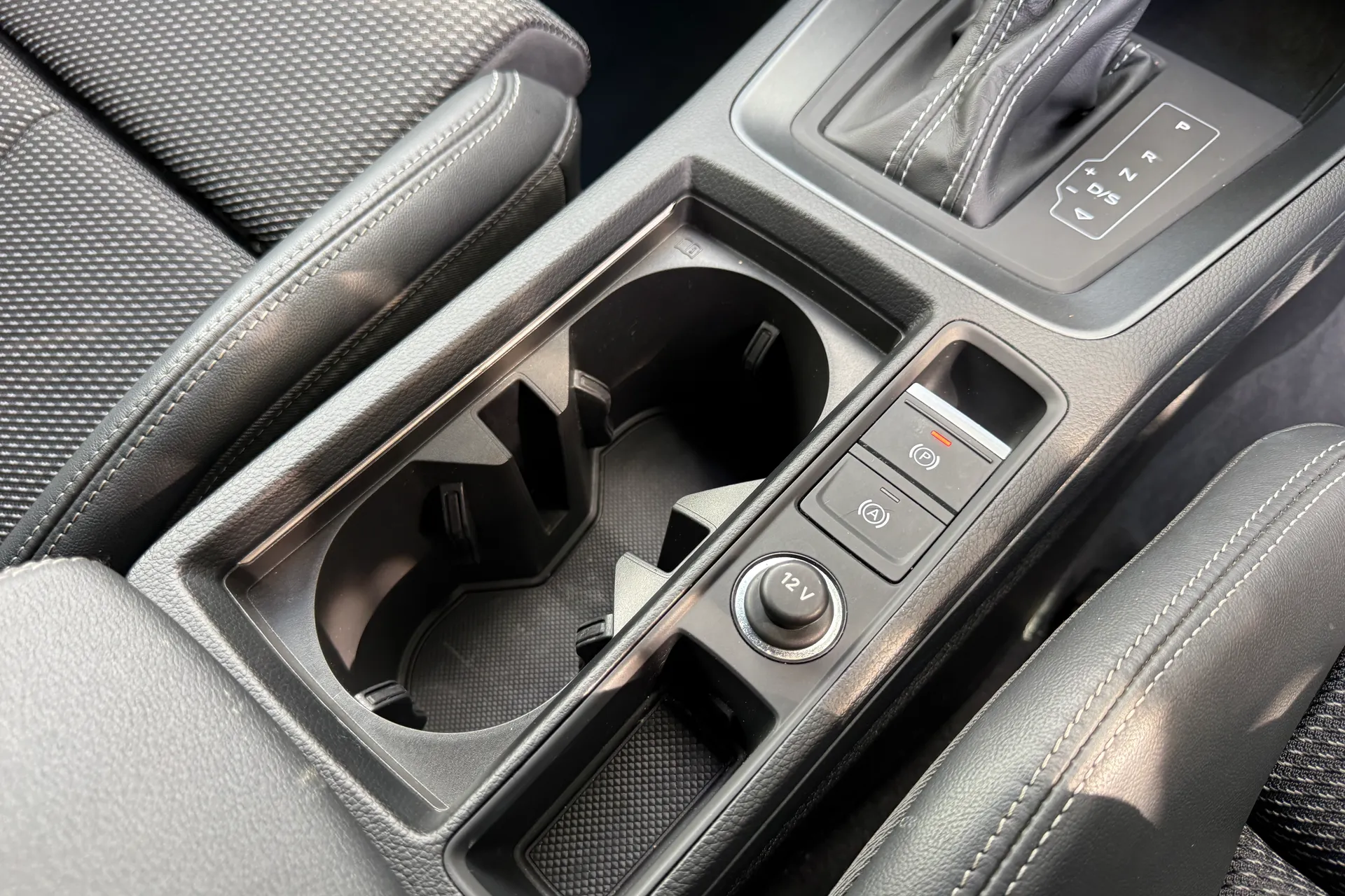 Audi Q3 thumbnail image number 40