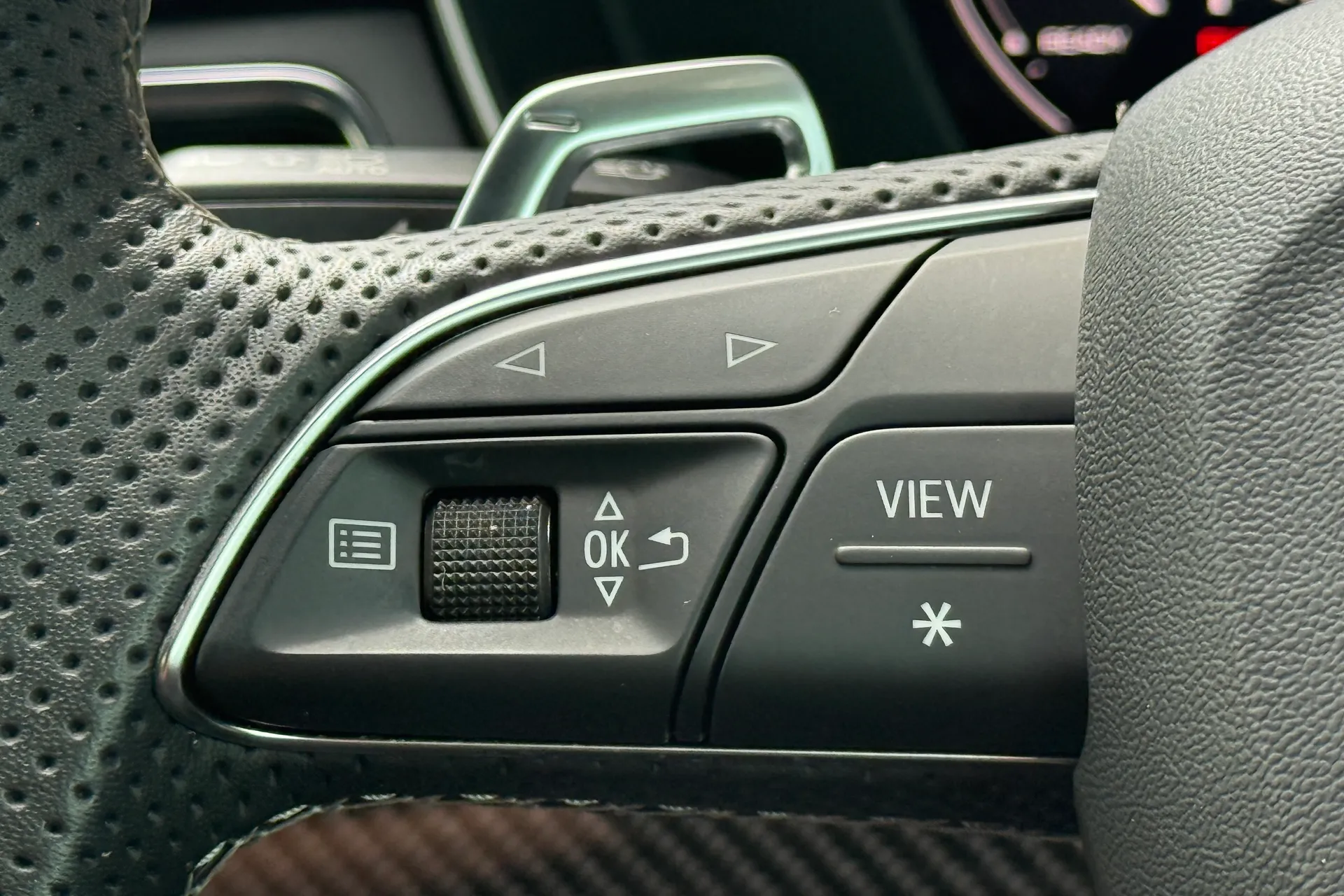 Audi RS4 Avant thumbnail image number 18