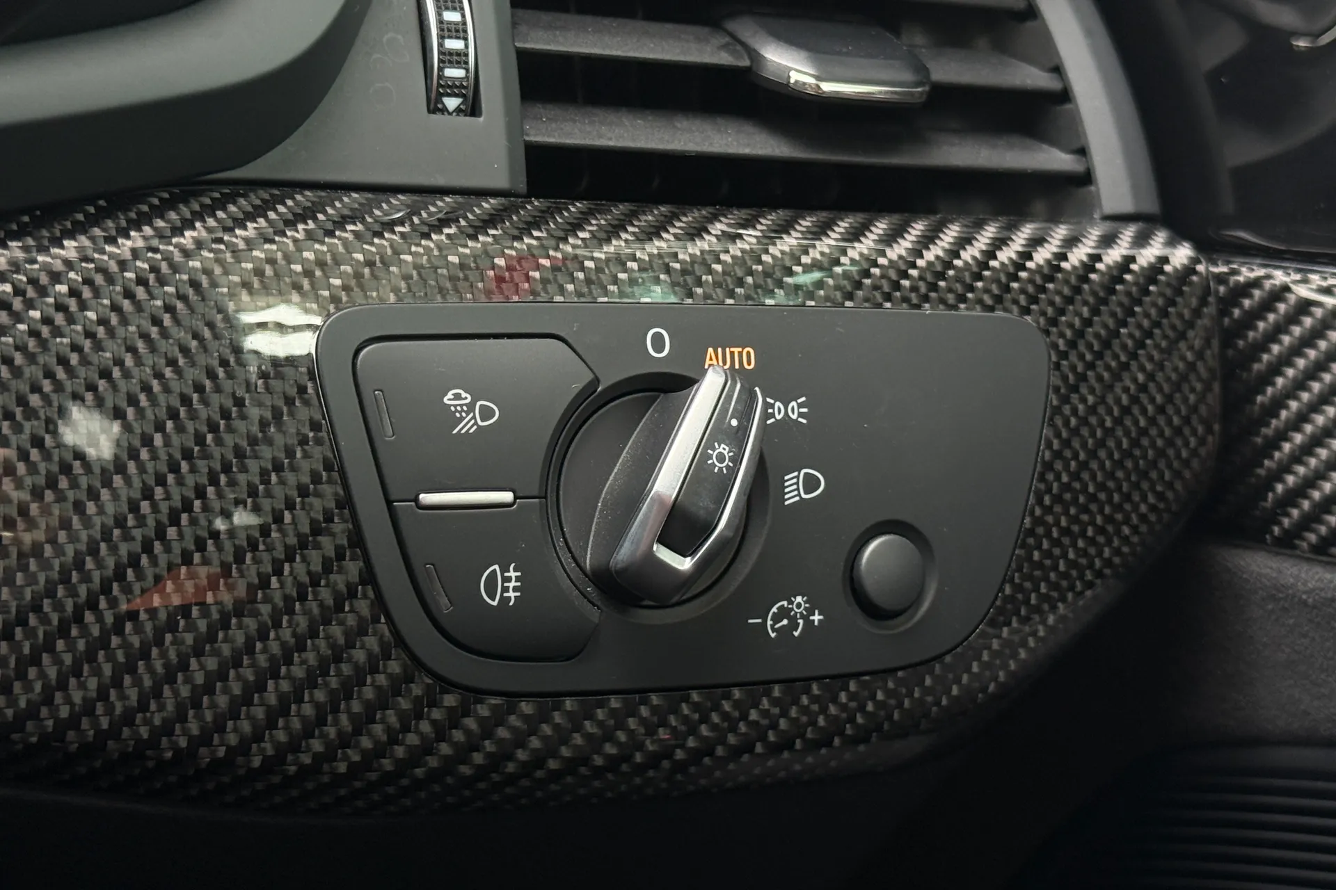Audi RS4 Avant thumbnail image number 21
