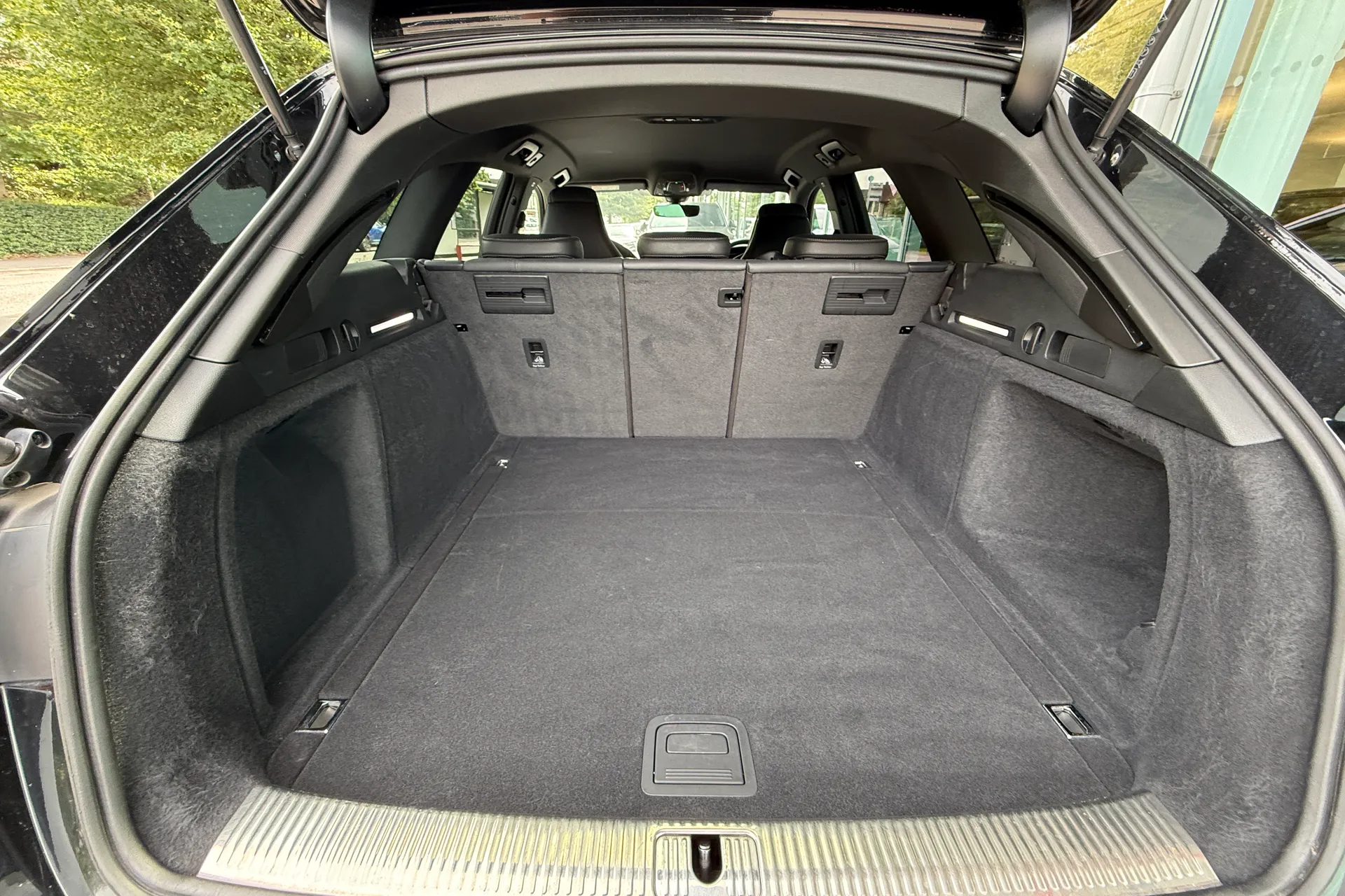 Audi RS4 Avant thumbnail image number 57