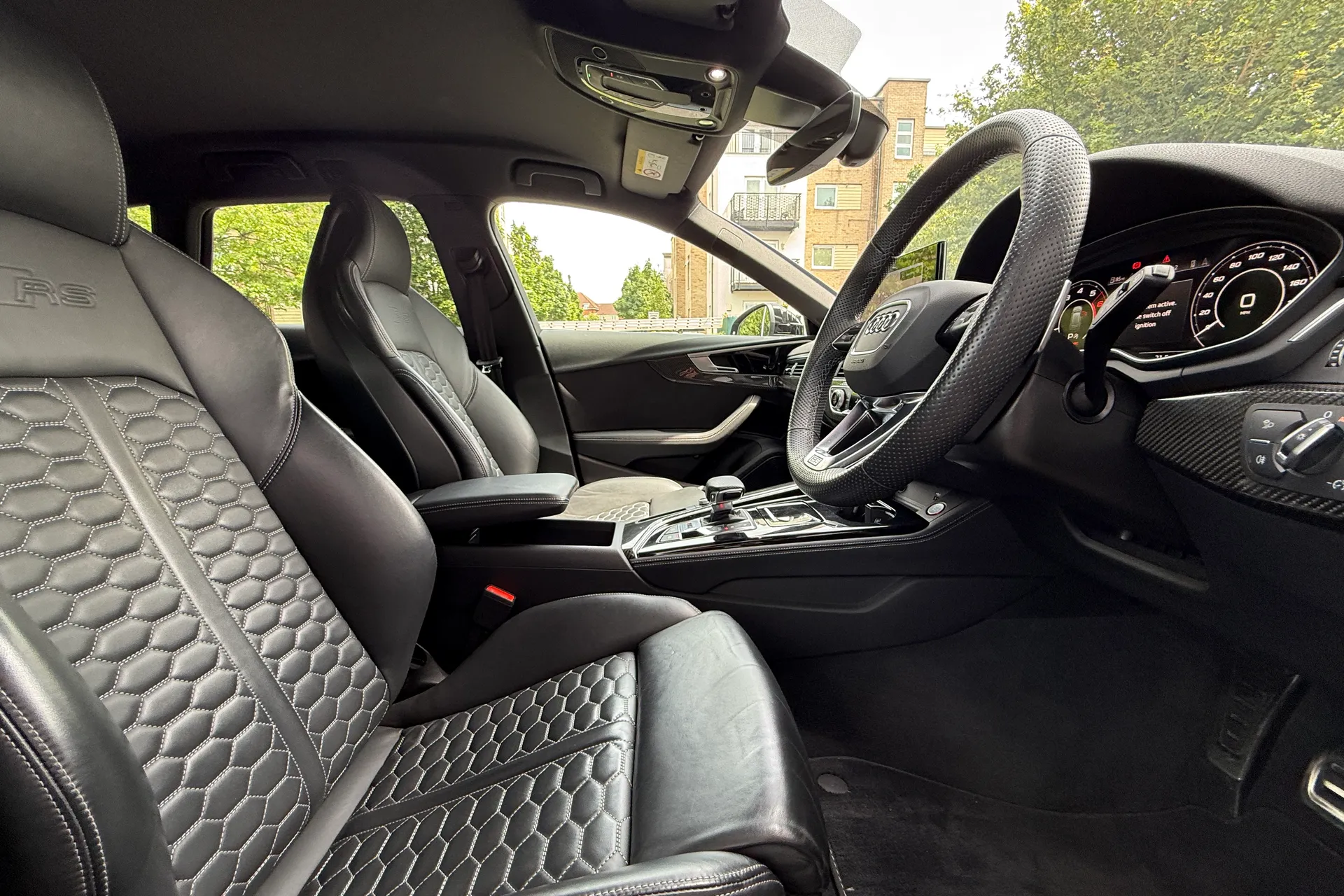 Audi RS4 Avant thumbnail image number 42