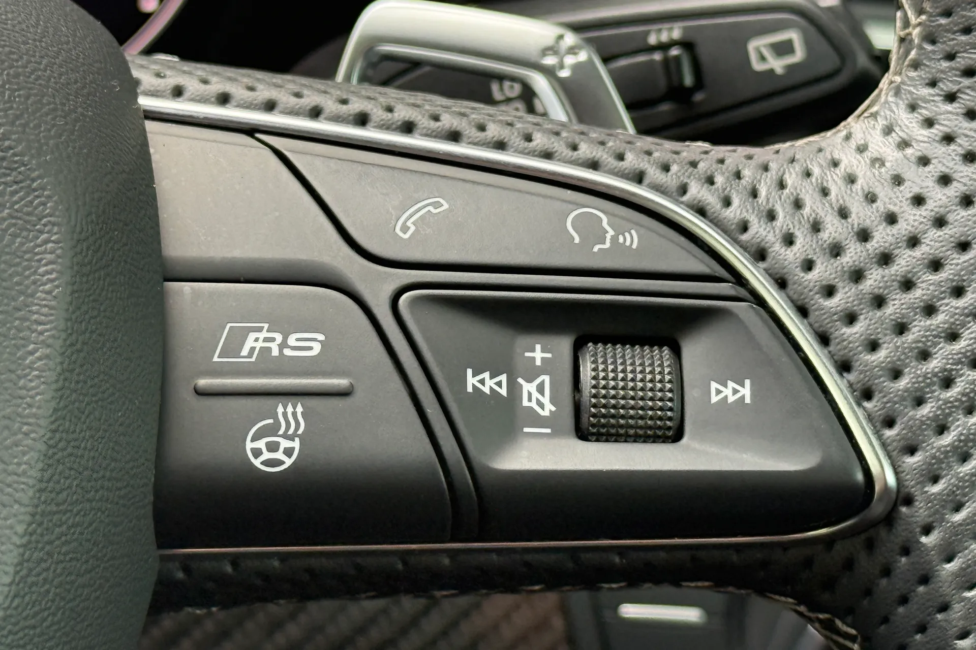 Audi RS4 Avant thumbnail image number 17