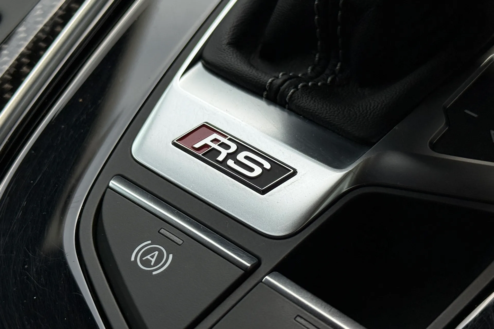 Audi RS4 Avant thumbnail image number 35
