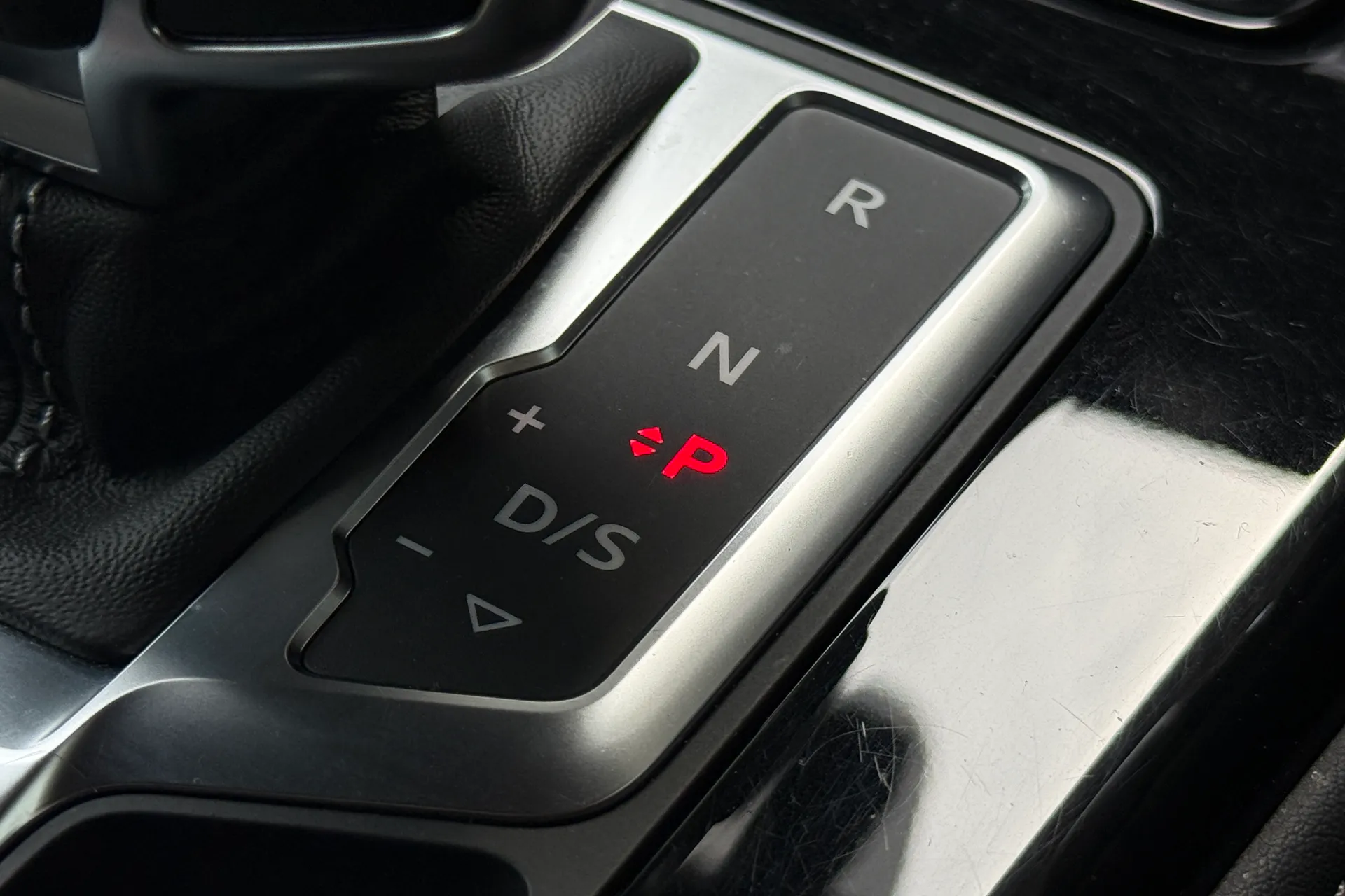 Audi RS4 Avant thumbnail image number 36