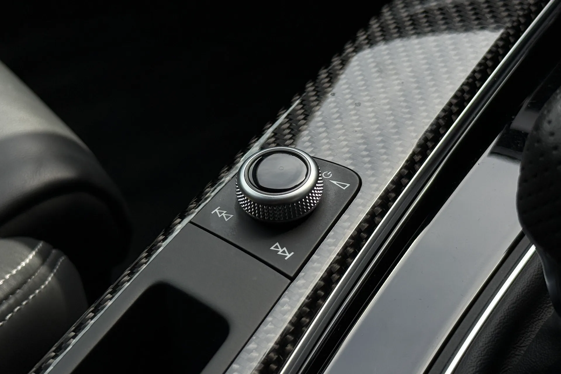 Audi RS4 Avant thumbnail image number 32