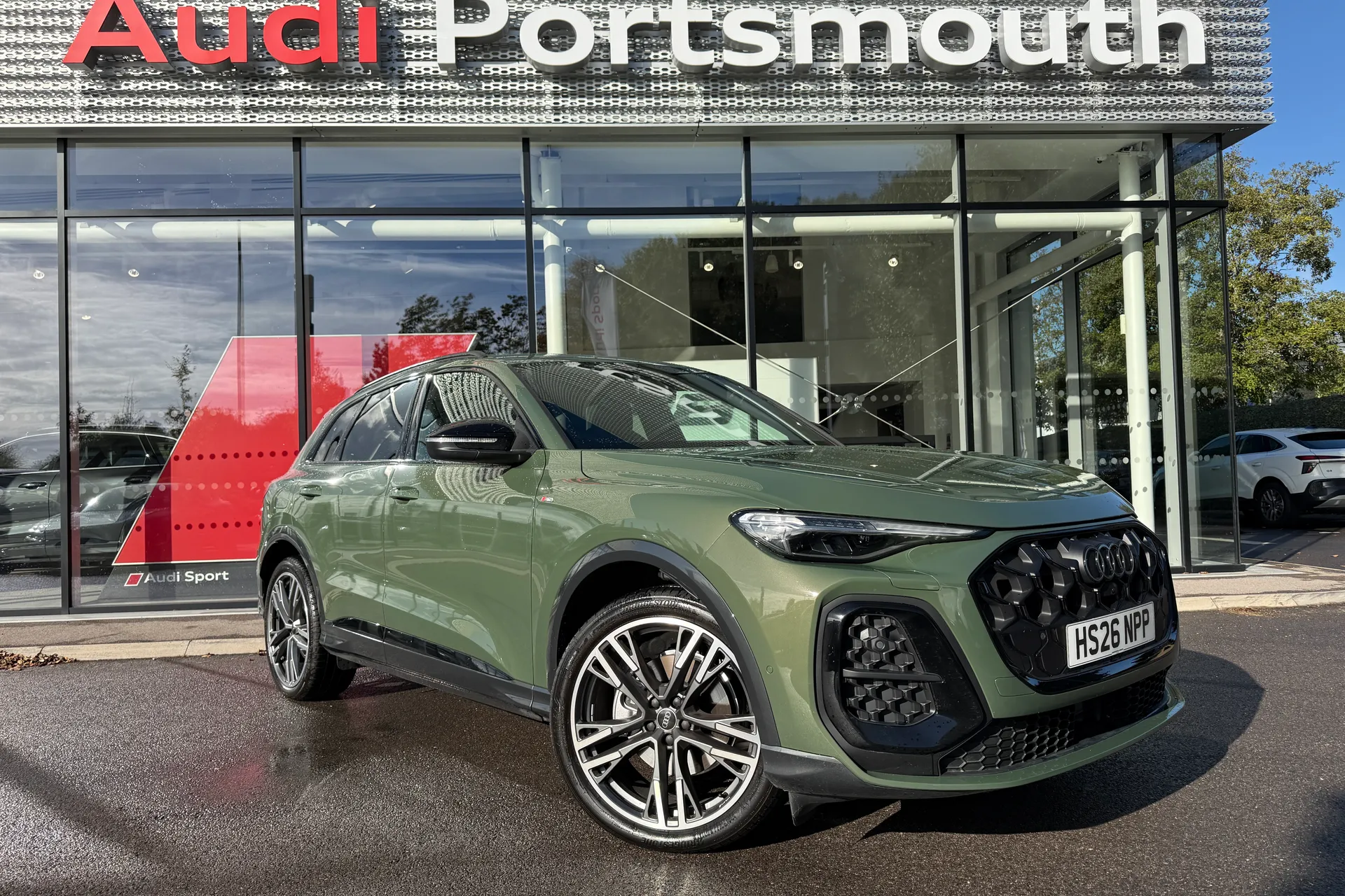 Audi Q5 focused image