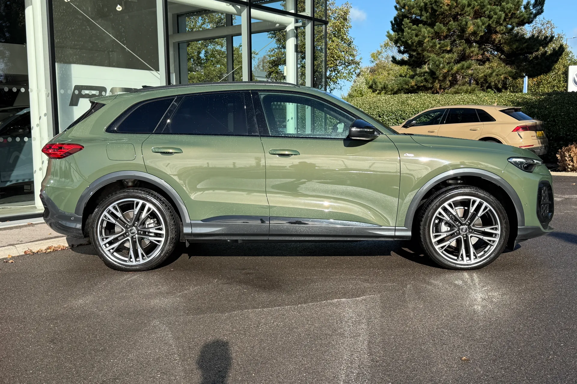 Audi Q5 thumbnail image number 2
