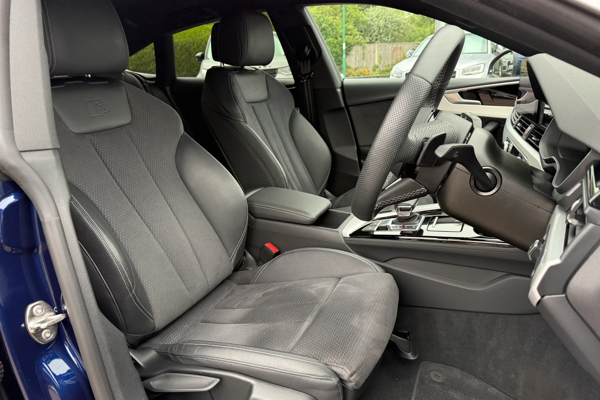 Audi A5 thumbnail image number 31
