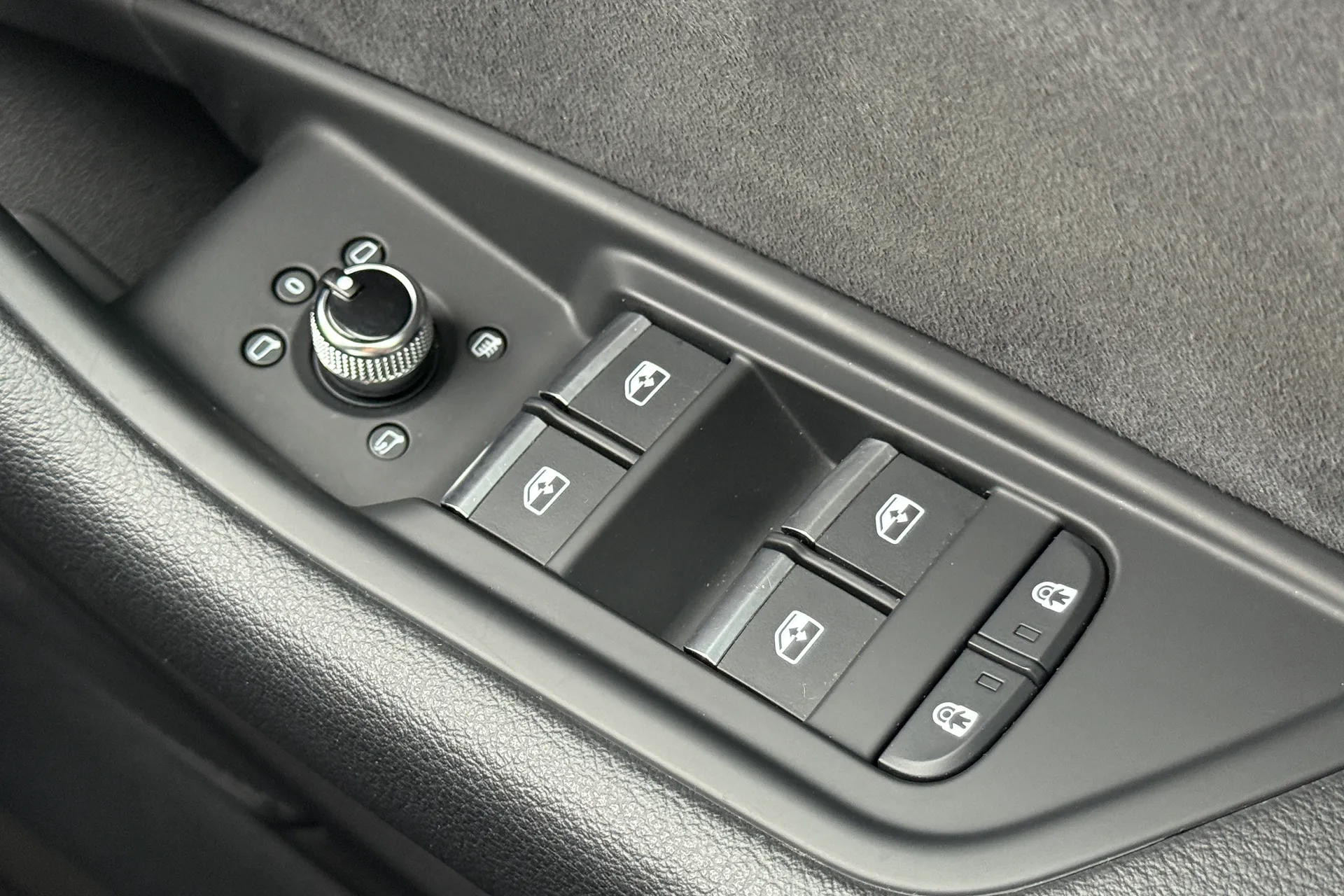 Audi A5 thumbnail image number 24