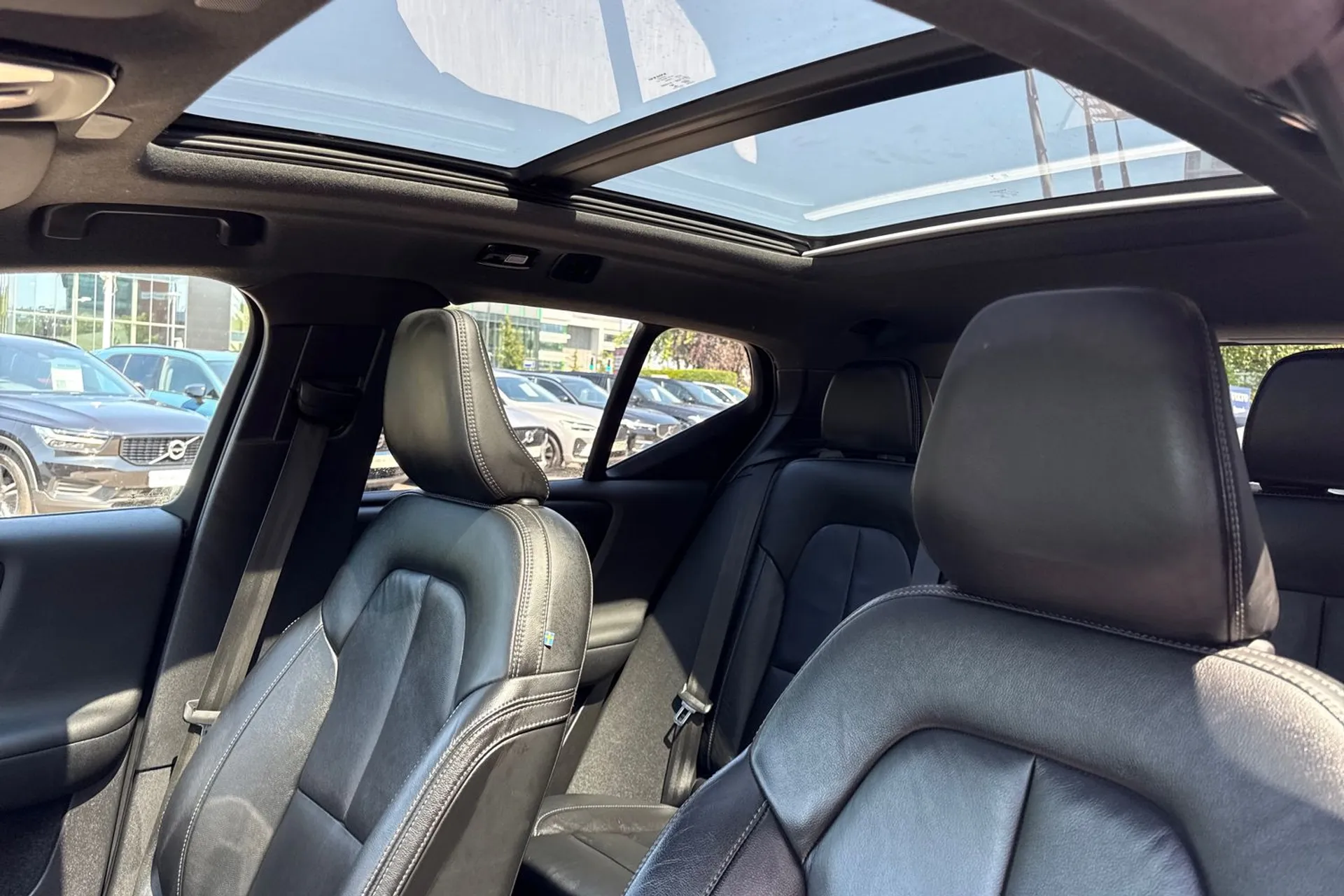 Volvo XC40 thumbnail image number 28