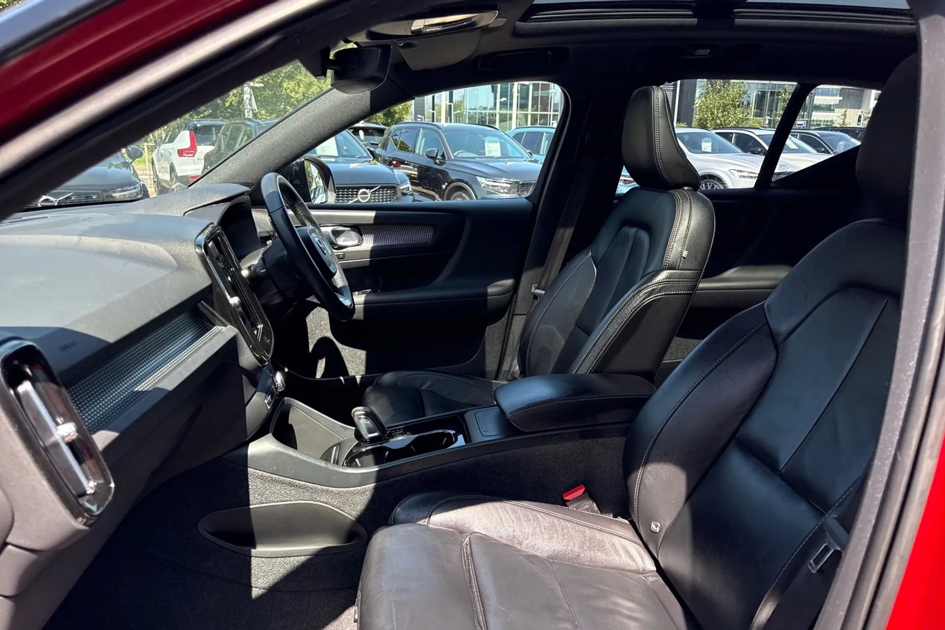 Volvo XC40 thumbnail image number 27