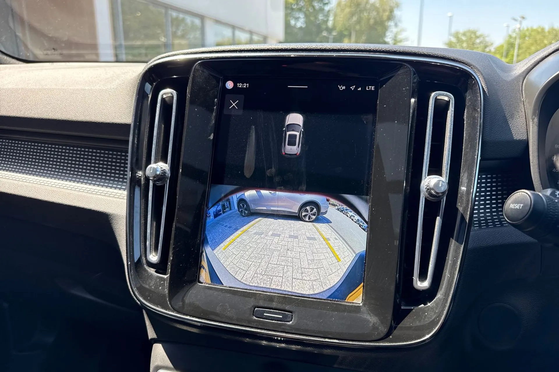 Volvo XC40 thumbnail image number 38