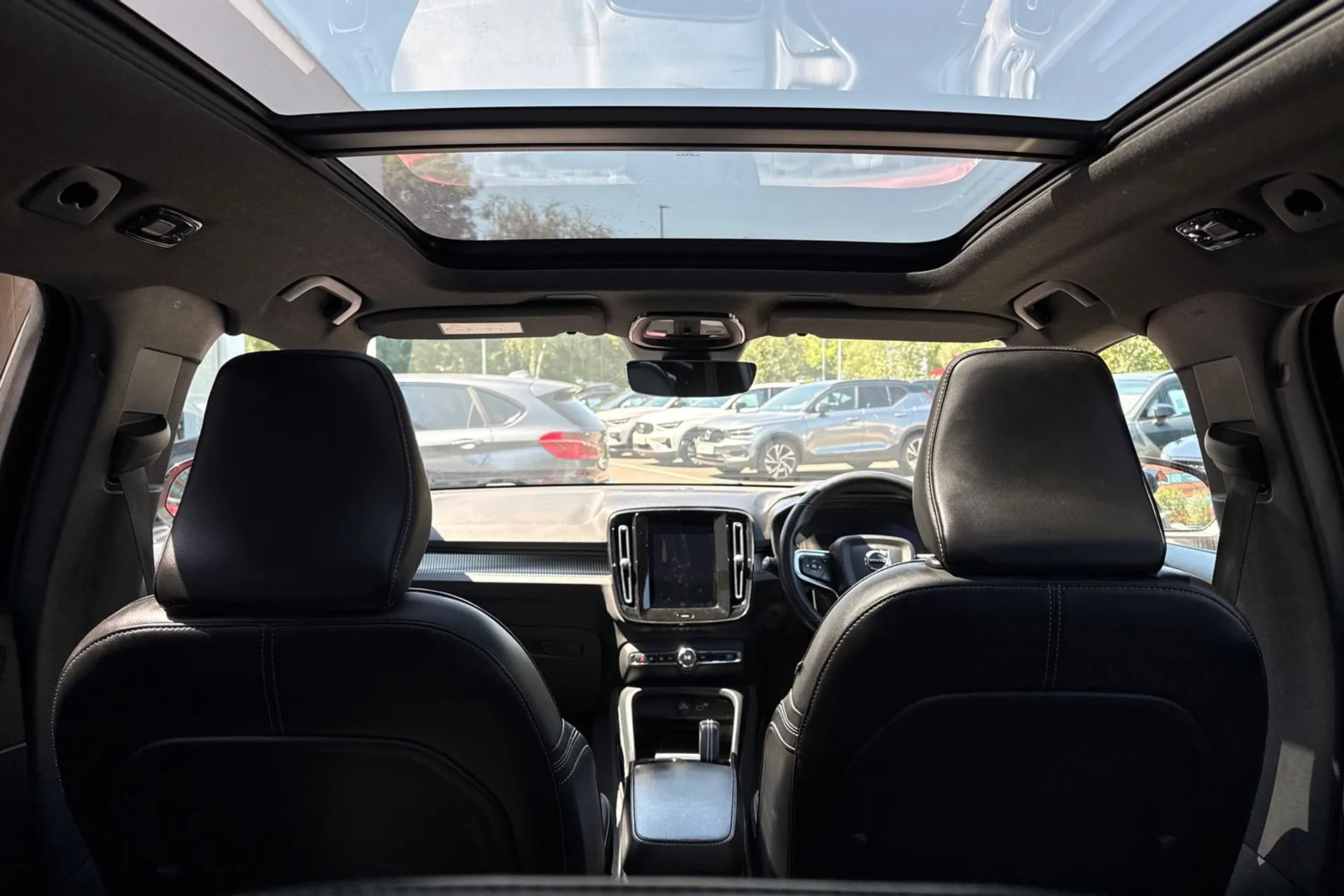 Volvo XC40 thumbnail image number 21