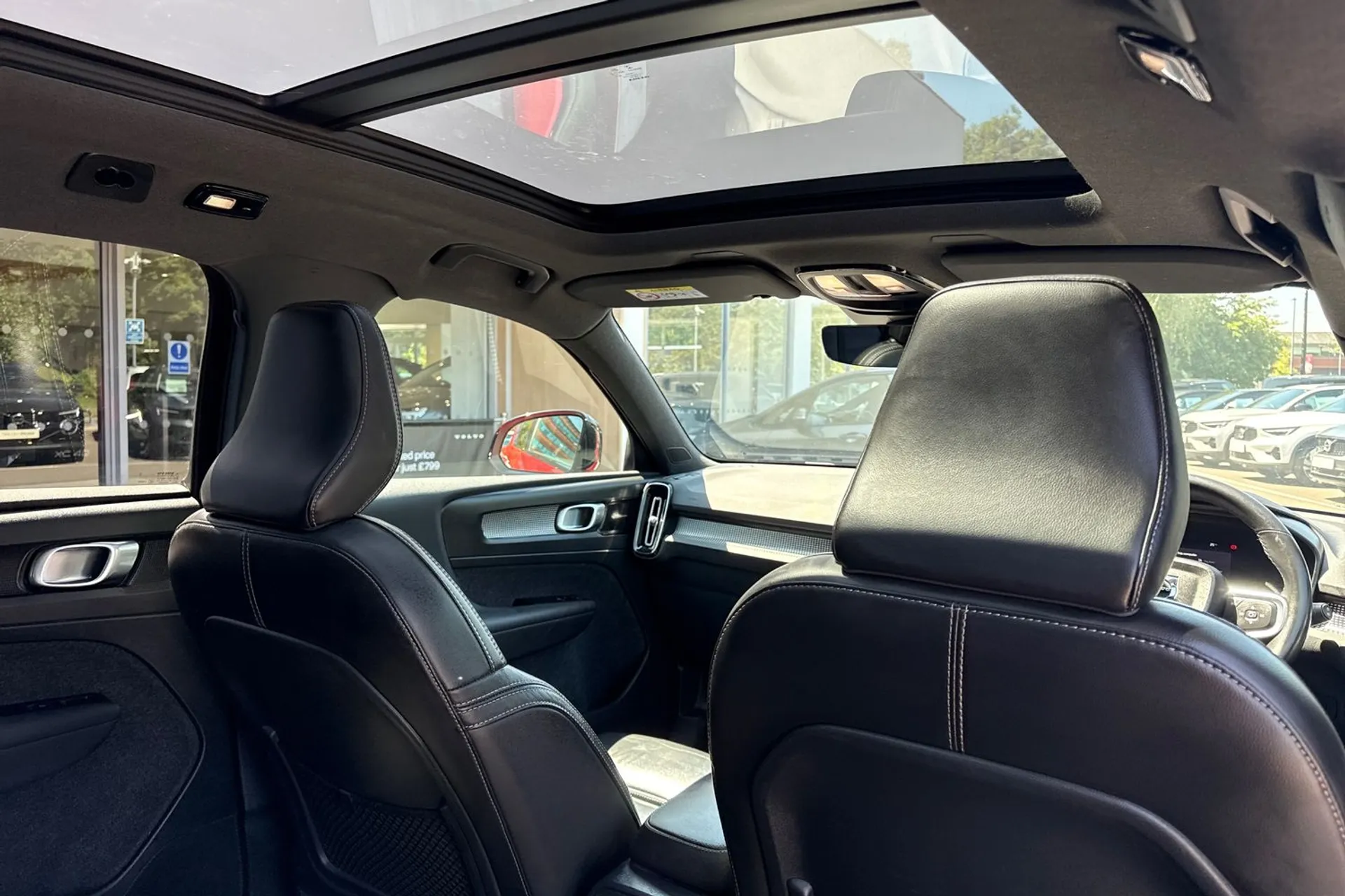 Volvo XC40 thumbnail image number 23
