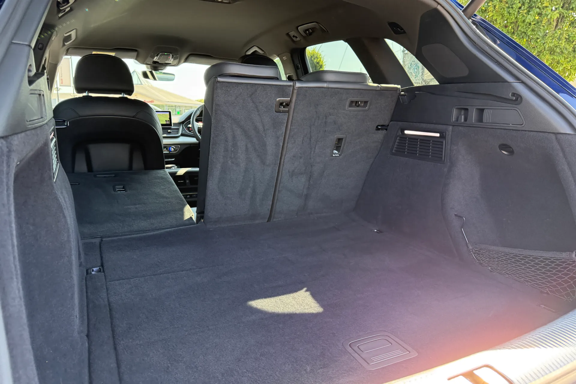 Audi Q5 thumbnail image number 35
