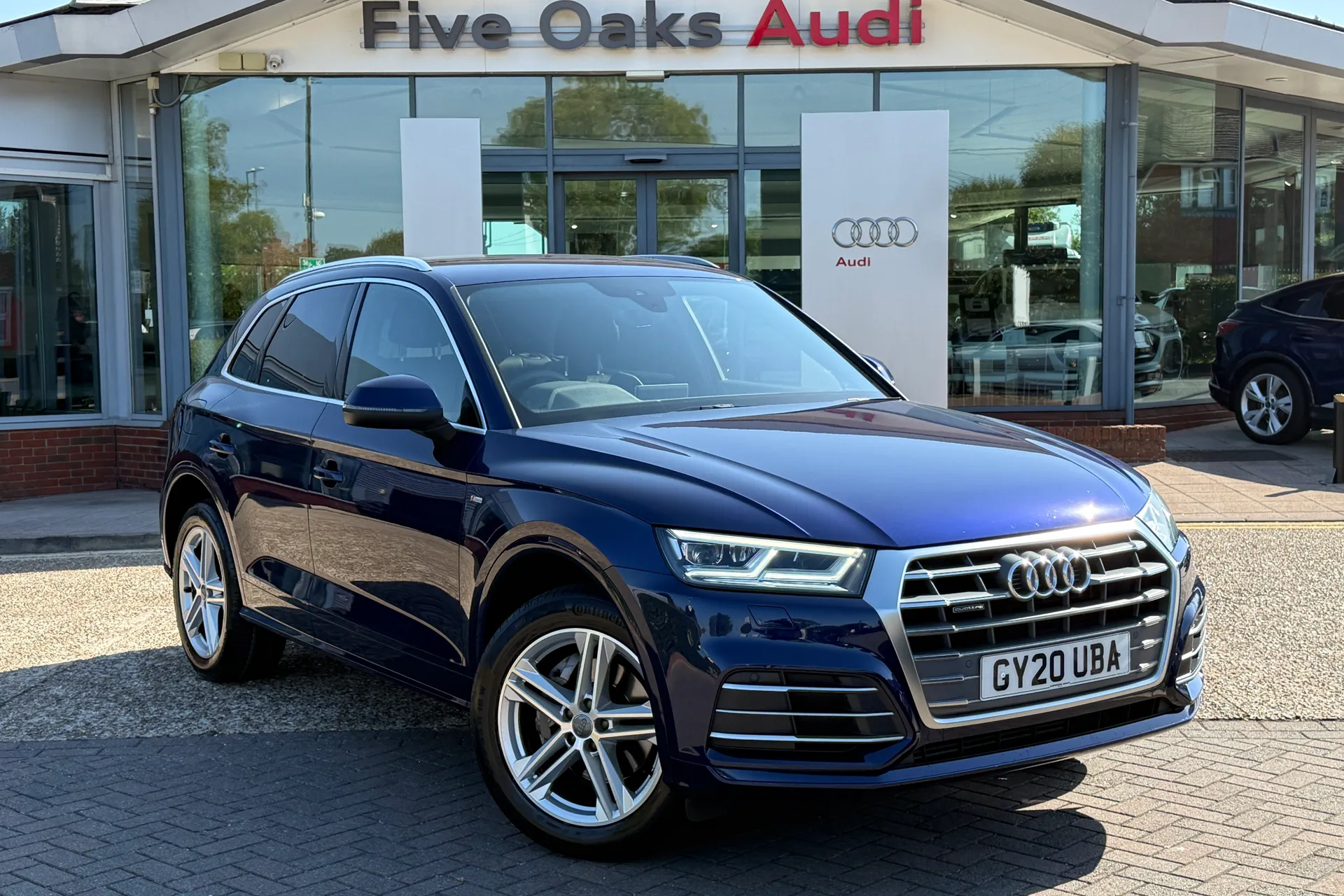 Audi Q5 focused image