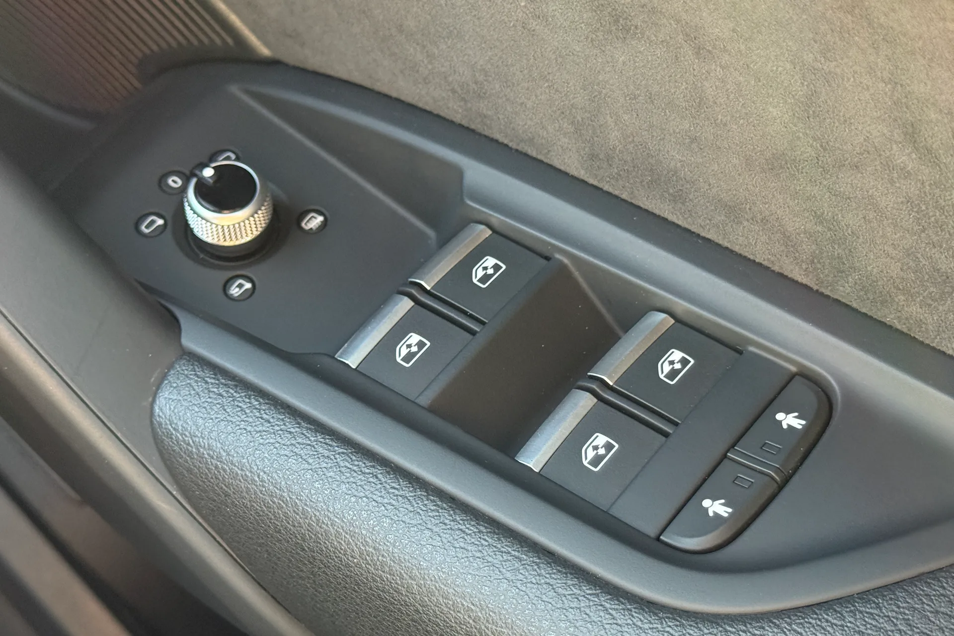 Audi Q5 thumbnail image number 18