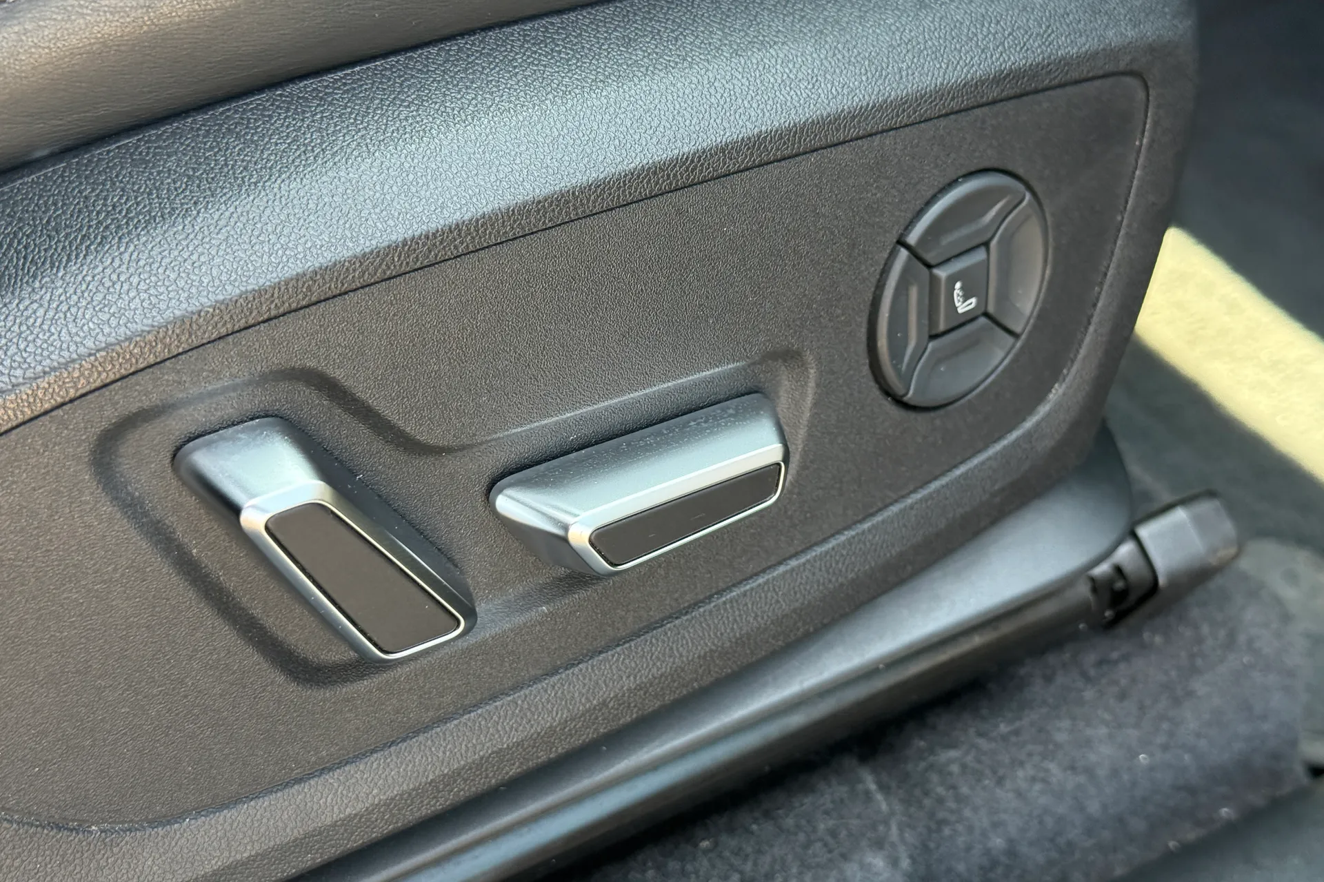Audi Q6 thumbnail image number 16