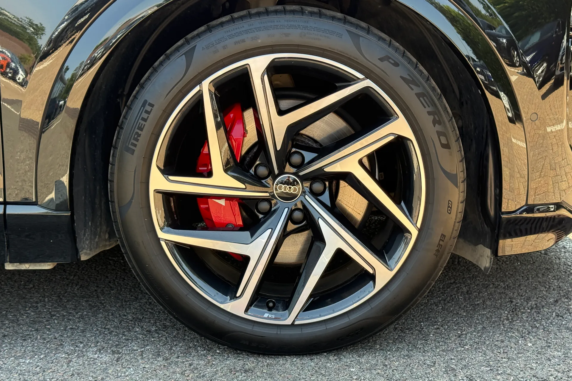 Audi Q6 thumbnail image number 31
