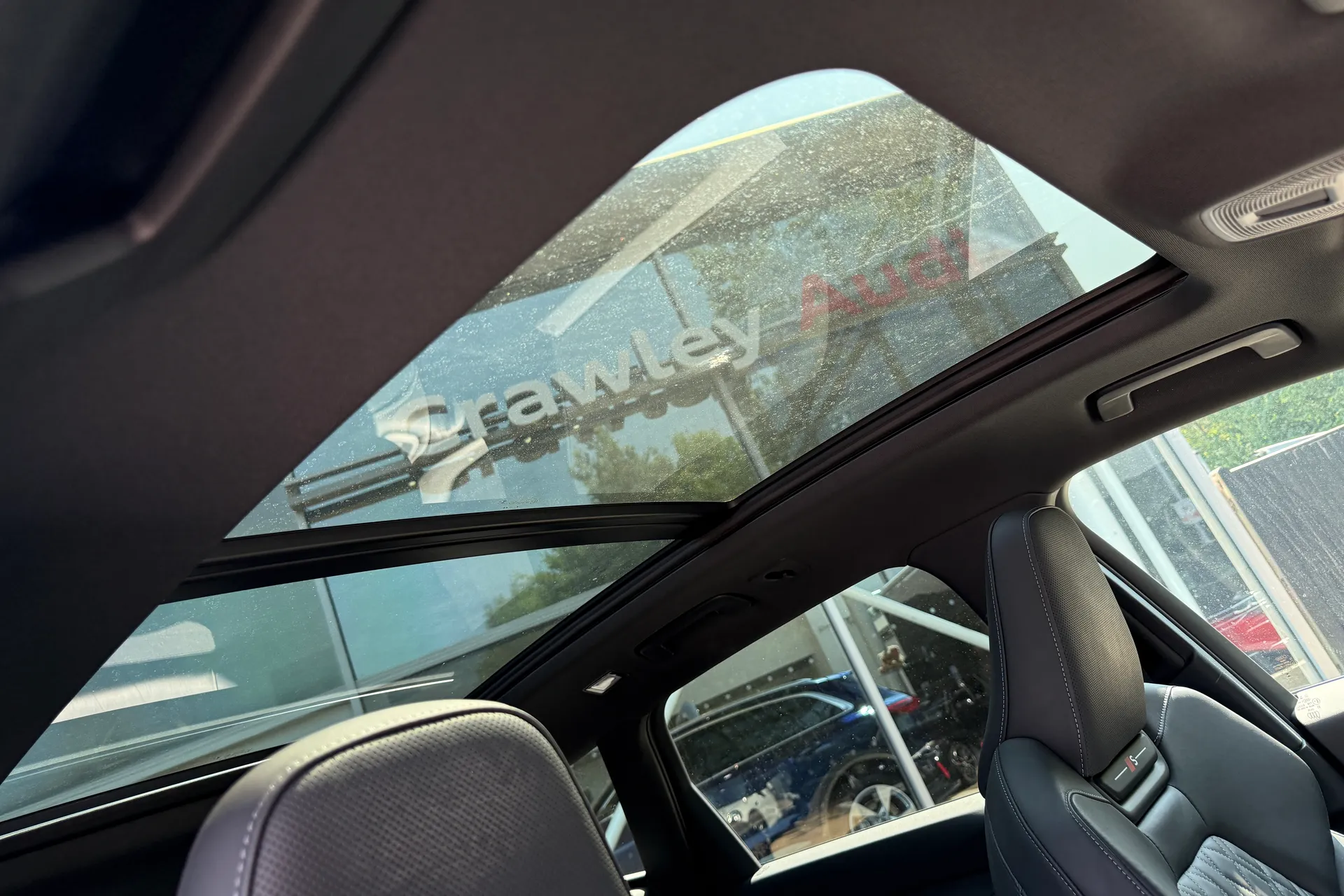 Audi Q6 thumbnail image number 12