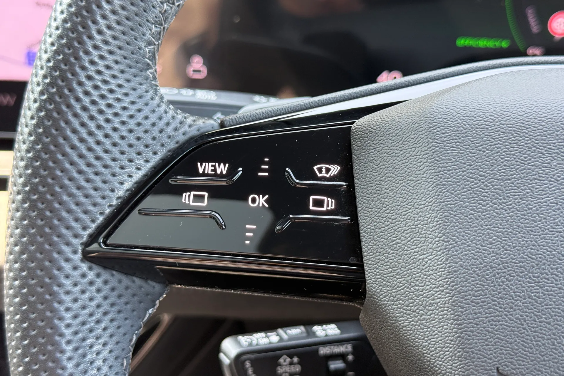 Audi Q6 thumbnail image number 25