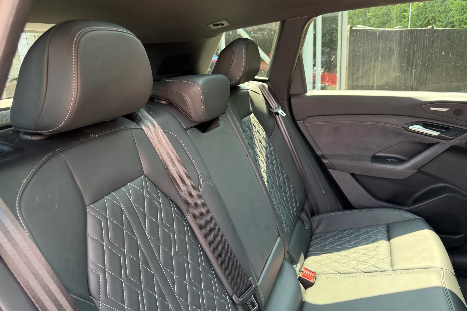 Audi Q6 thumbnail image number 33